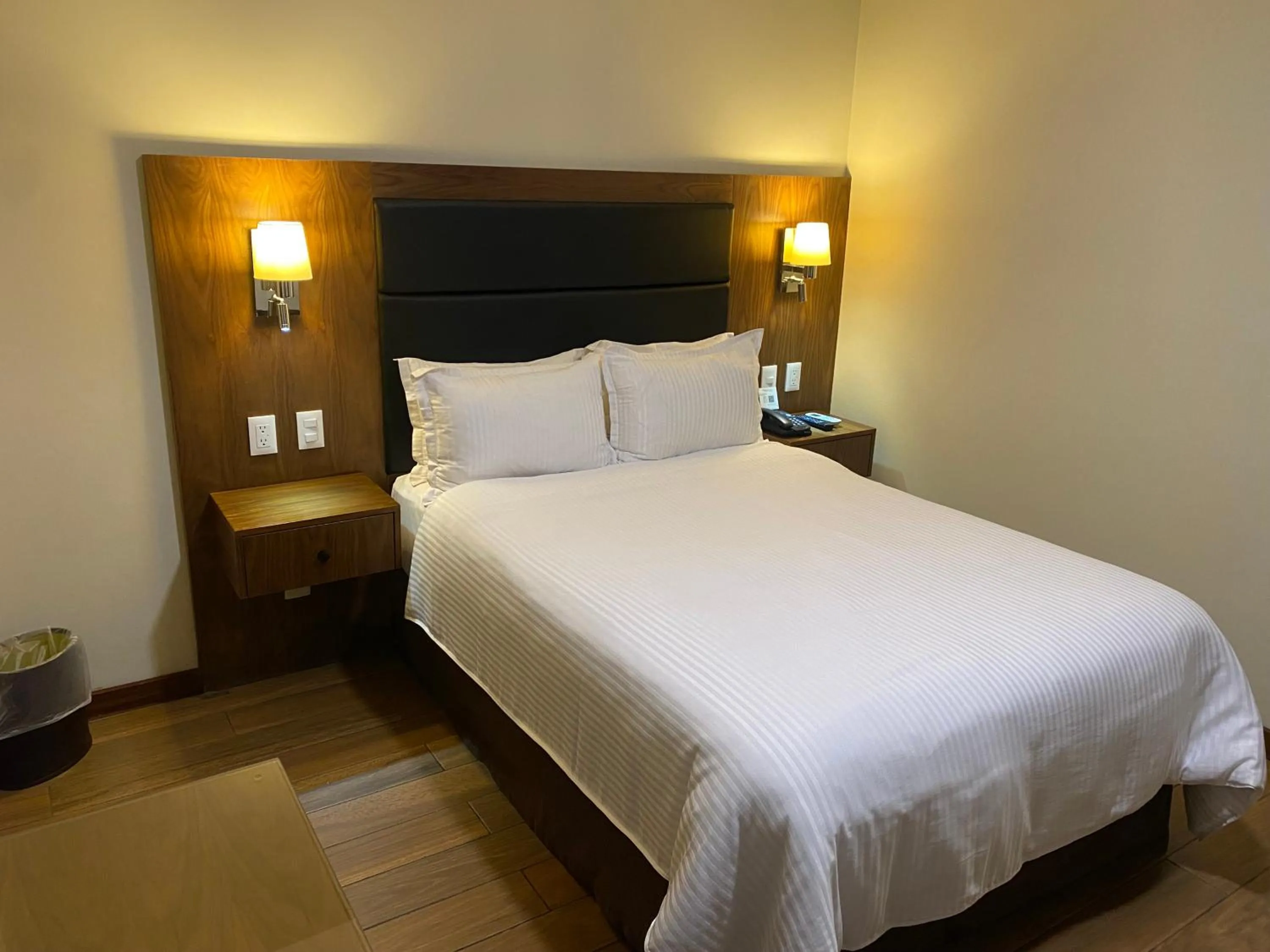 Bed in Wyndham Garden Mexico Reforma