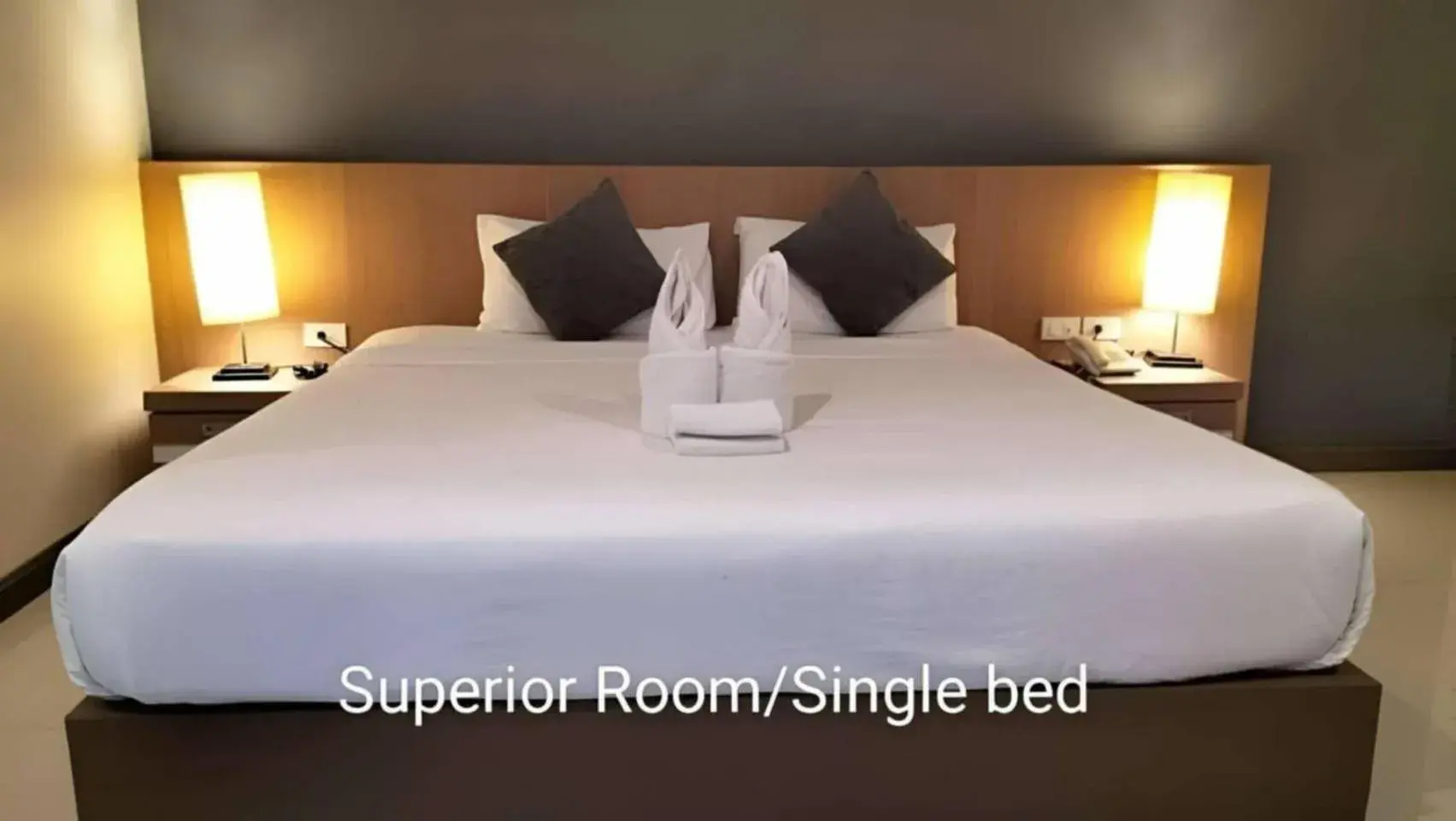 Bed in S Tara Grand Bed in S Tara Grand