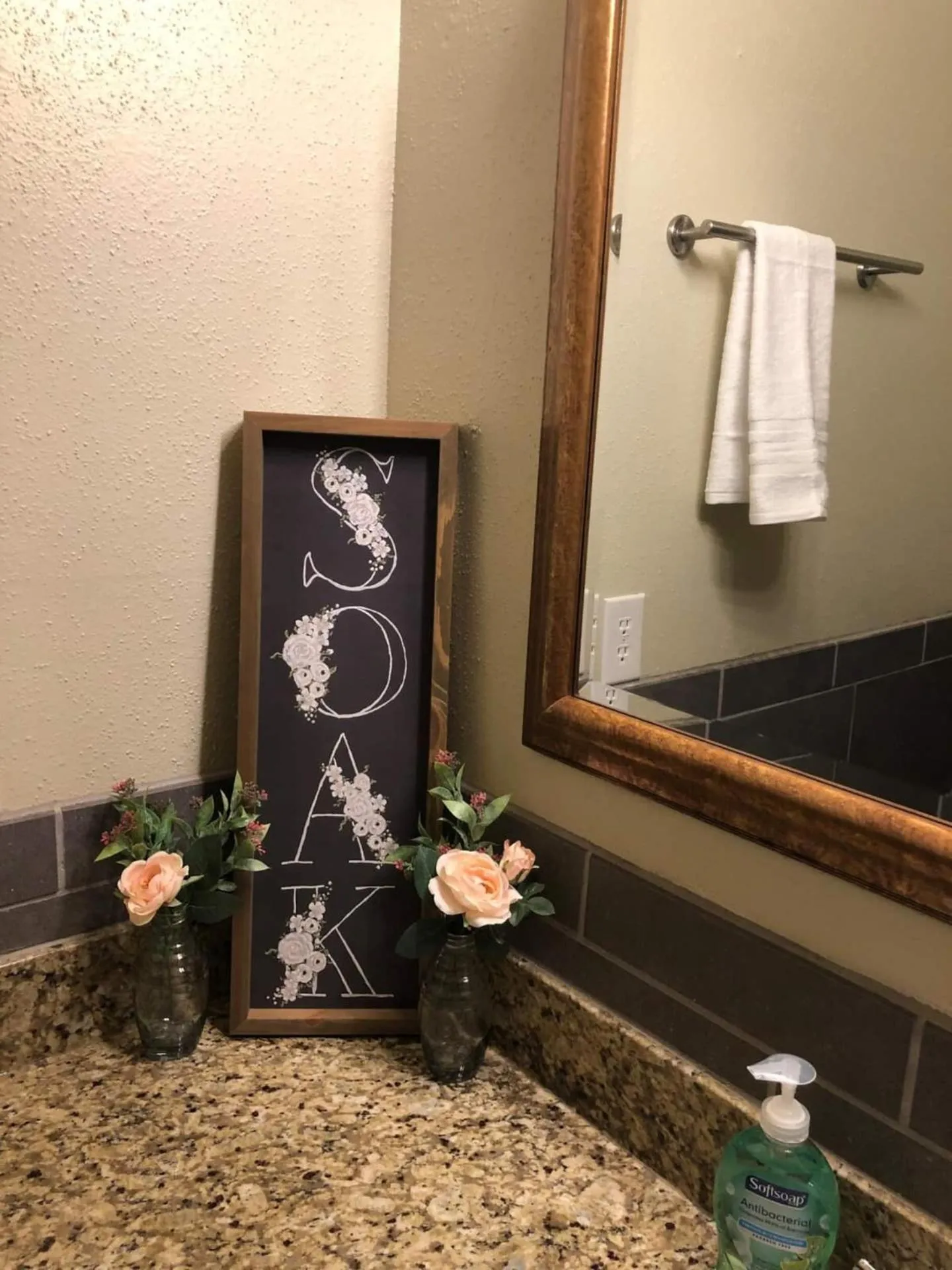 Full Kitchen, Beautiful & Brilliant Apt B