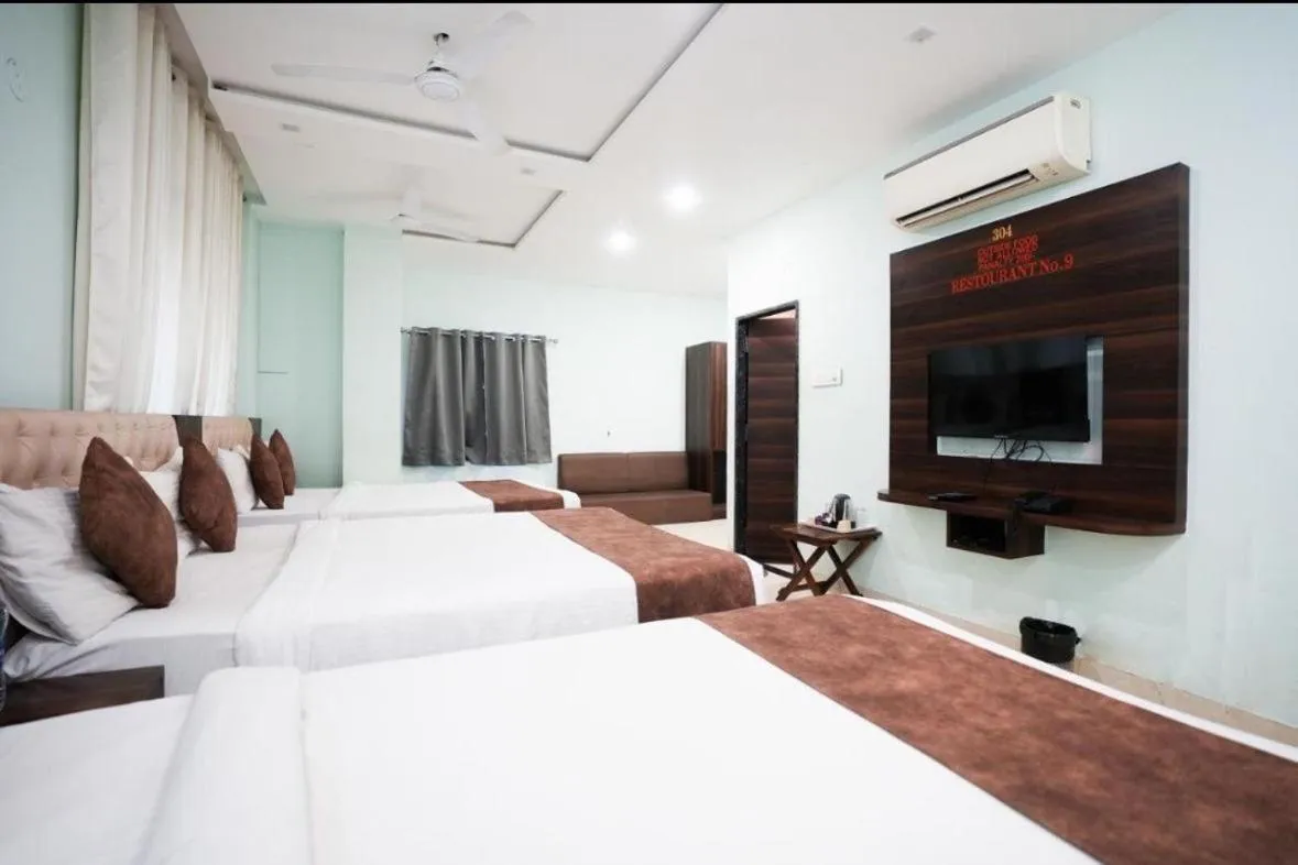 Bed in Hotel Dosa plaza