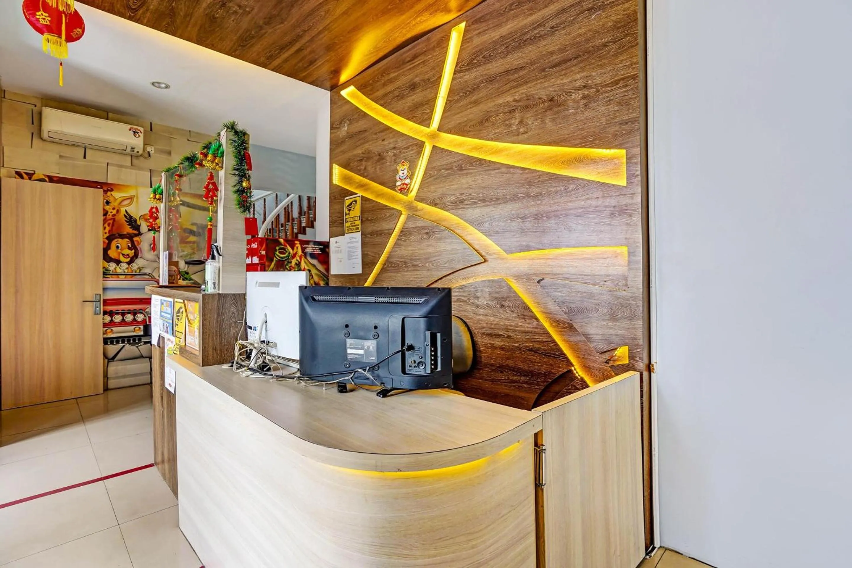 Lobby or reception in Capital O 90888 Bintang Diponggo Residence