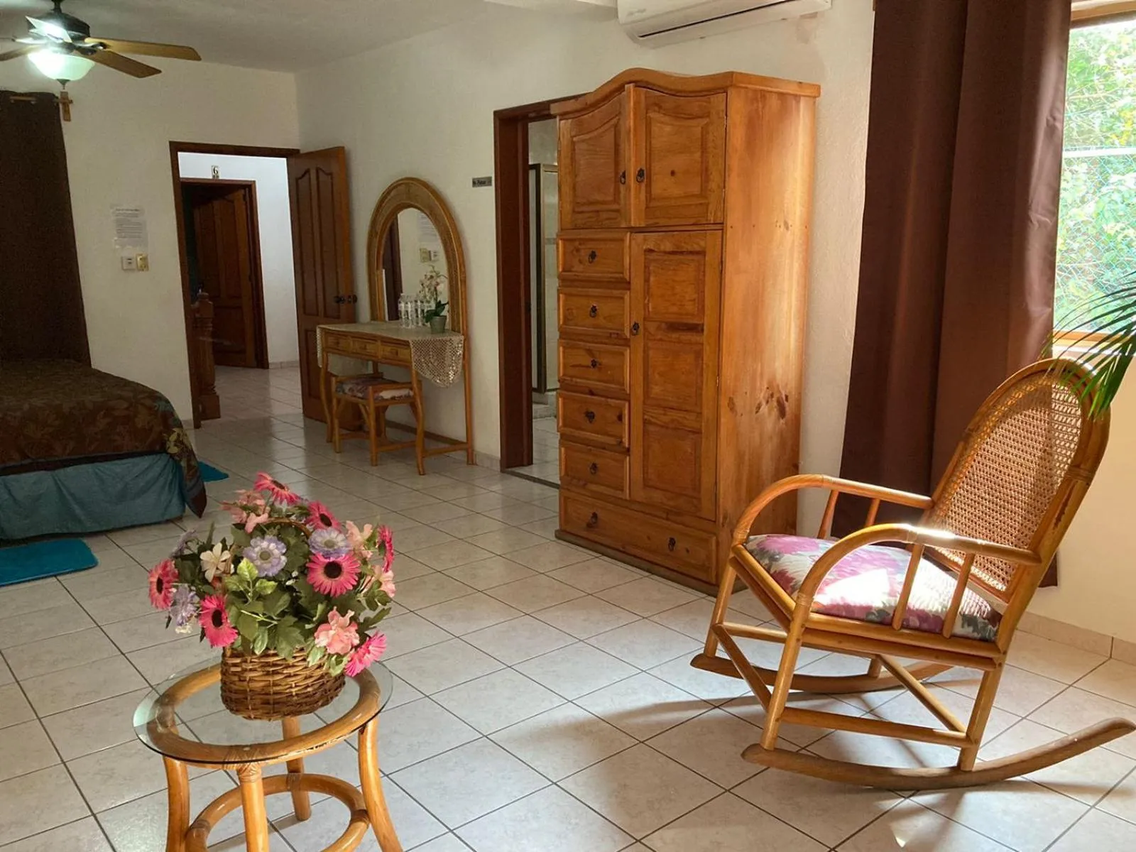 Photo of the whole room in Hostal Casa Blanca