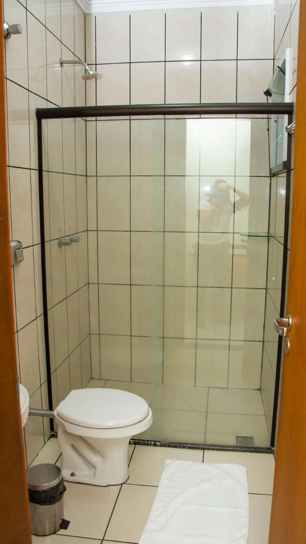 Bathroom in Larison Ji-Paraná by - Easy Hotéis