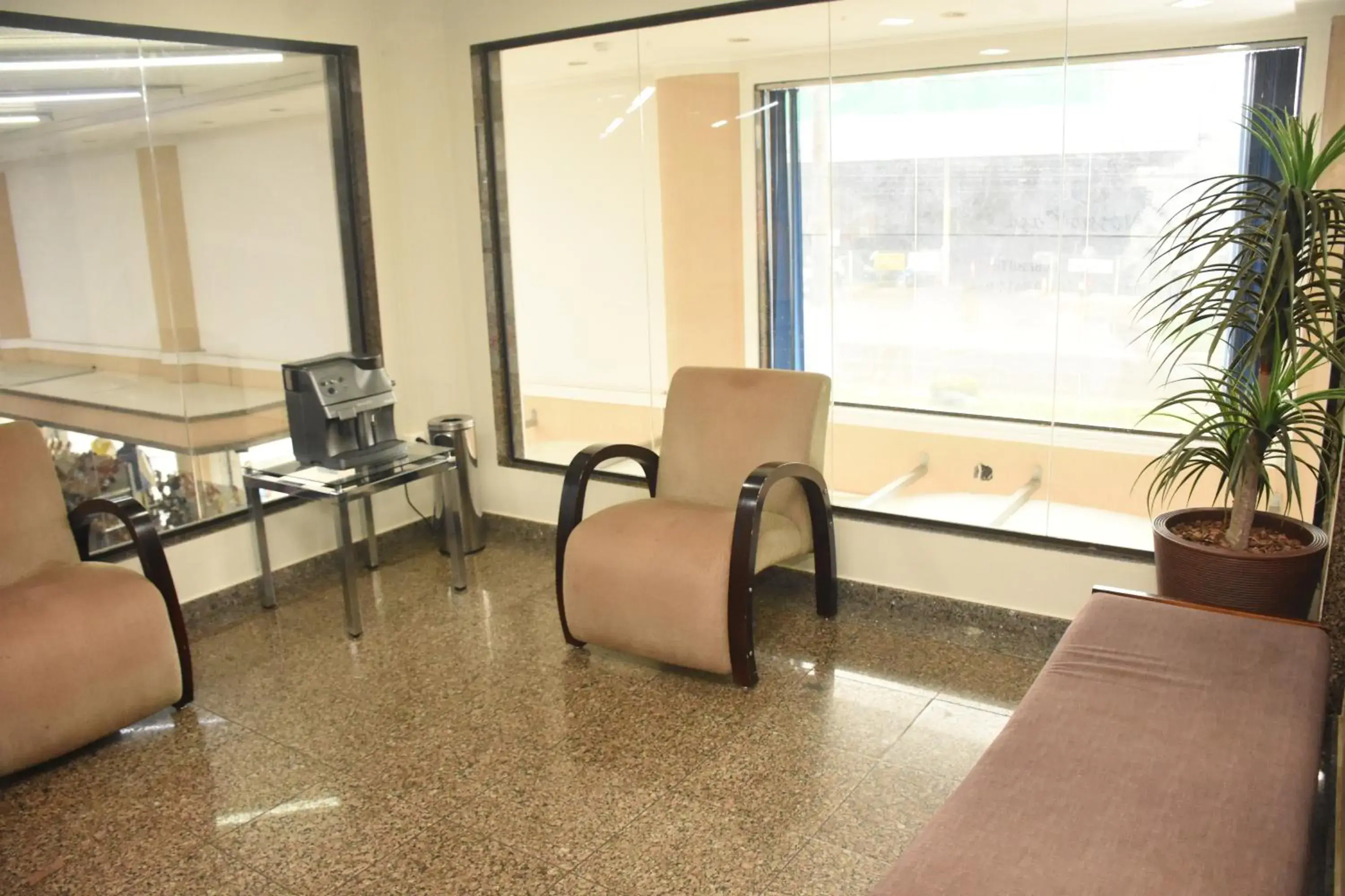 Living room in Larison Ji-Paraná by Easy Hotéis Living room in Larison Ji-Paraná by Easy Hotéis