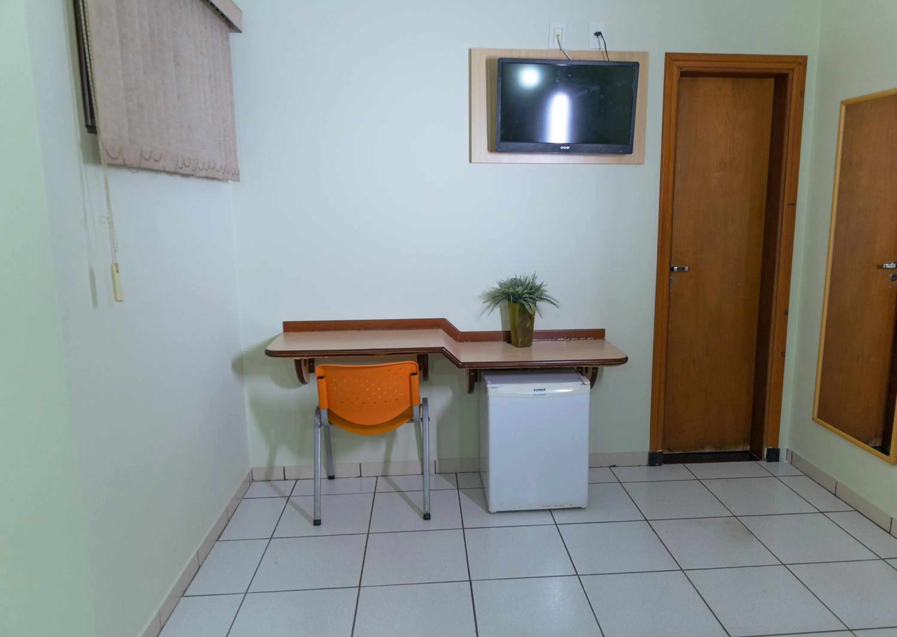 minibar in Larison Ji-Paraná by - Easy Hotéis