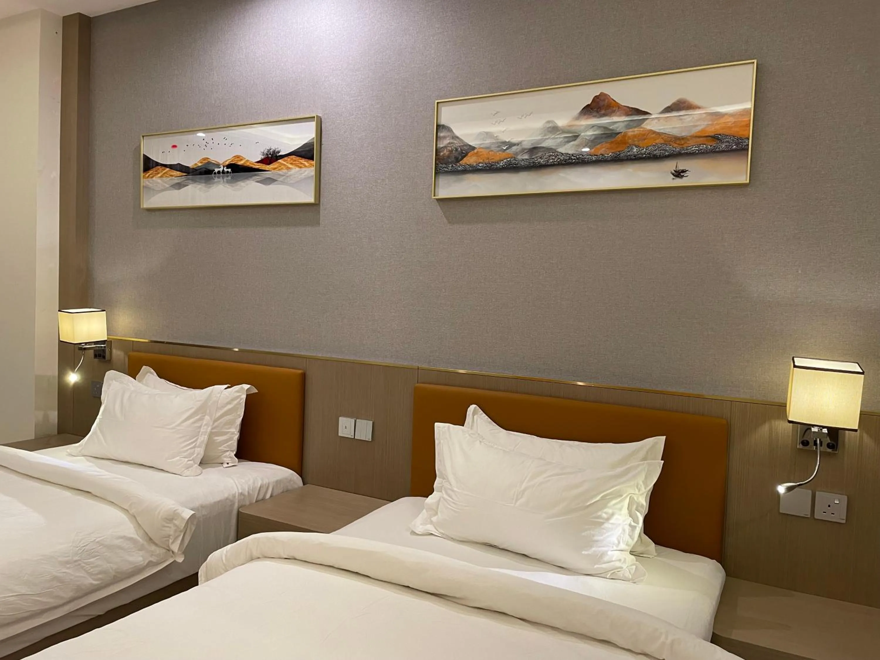 Bed in Season Inn Hotel_Al Hail