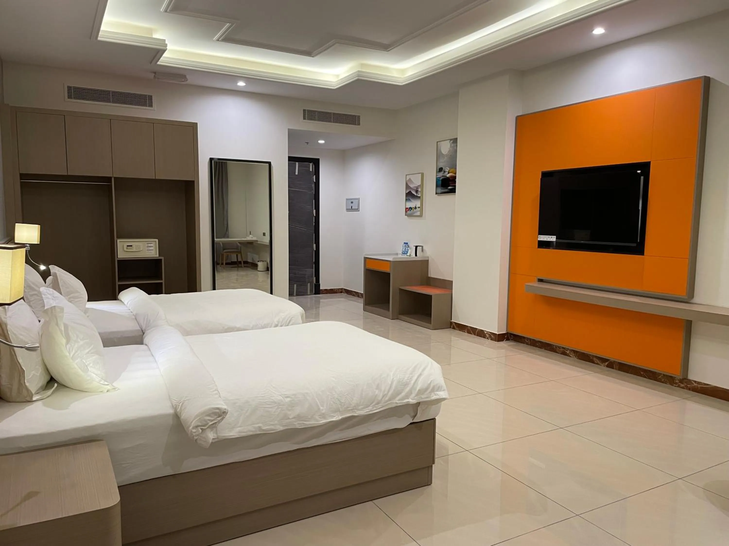 Communal lounge/ TV room, Bed in Season Inn Hotel_Al Hail