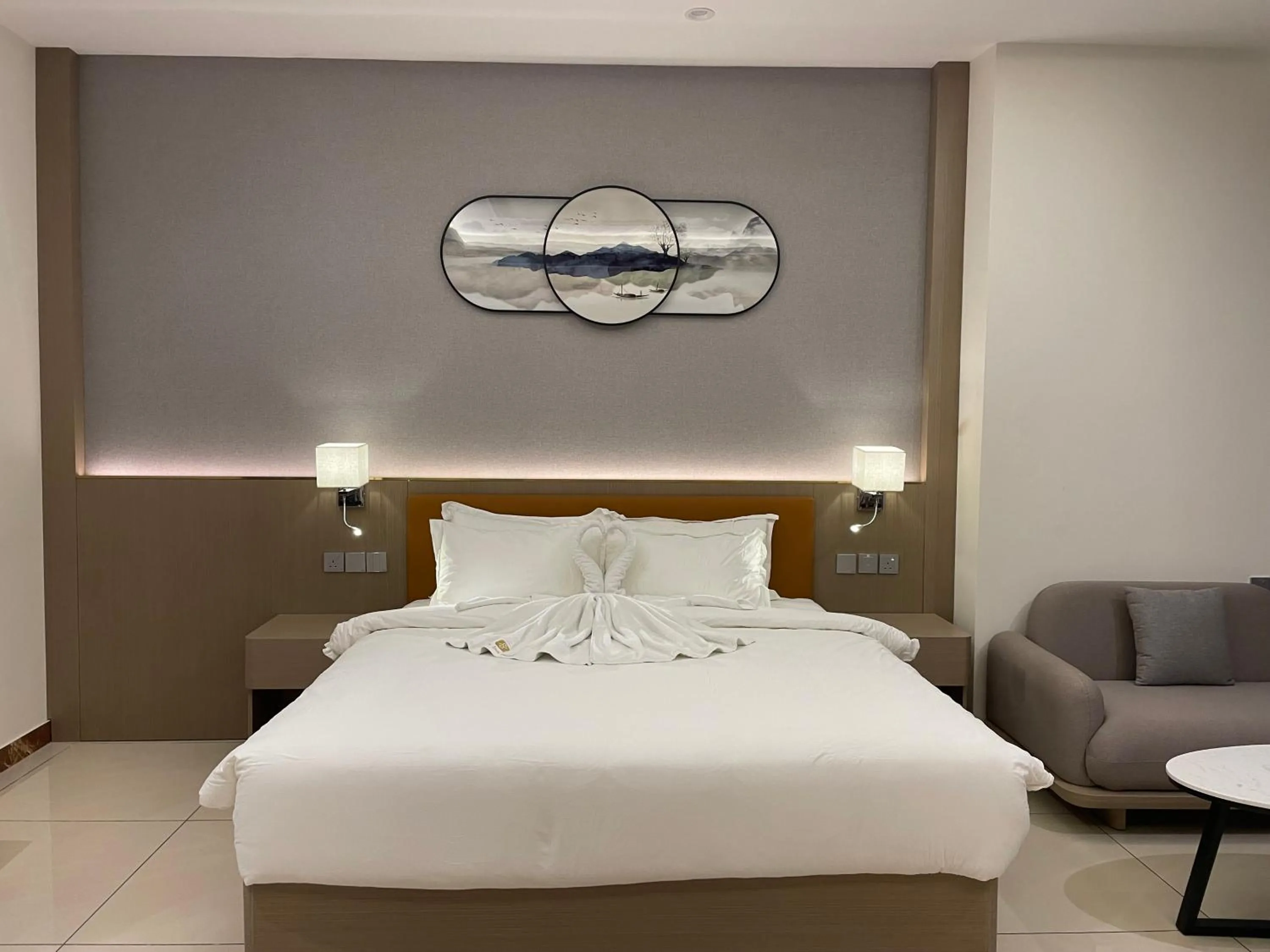 Bed in Season Inn Hotel_Al Hail