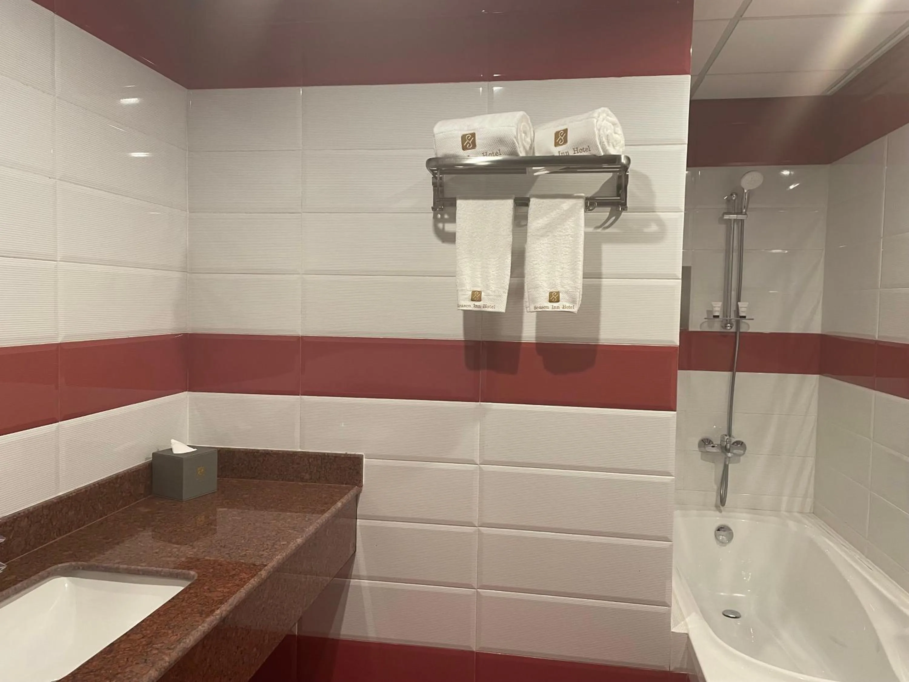 Bathroom in Season Inn Hotel_Al Hail
