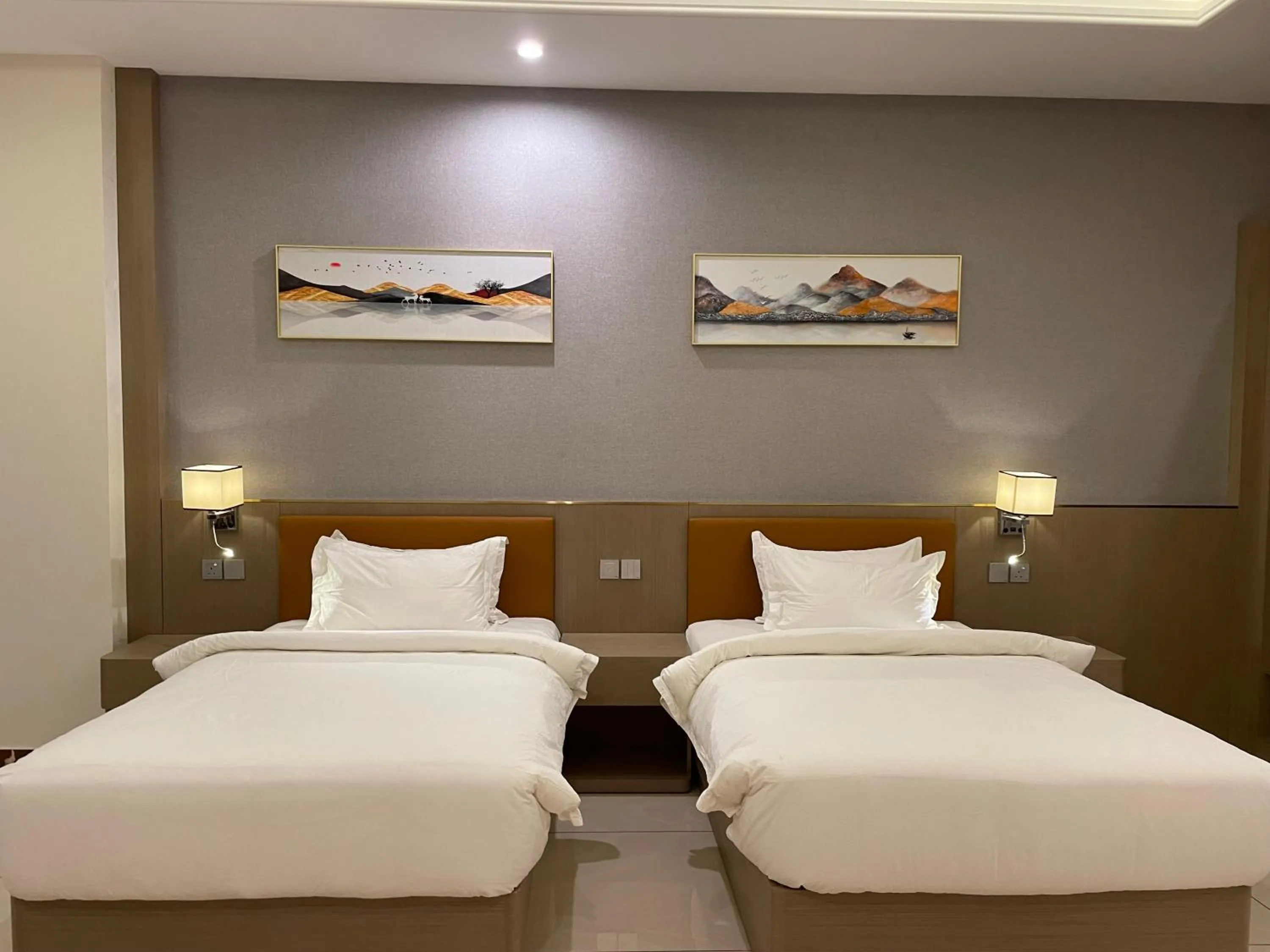 Photo of the whole room, Bed in Season Inn Hotel_Al Hail