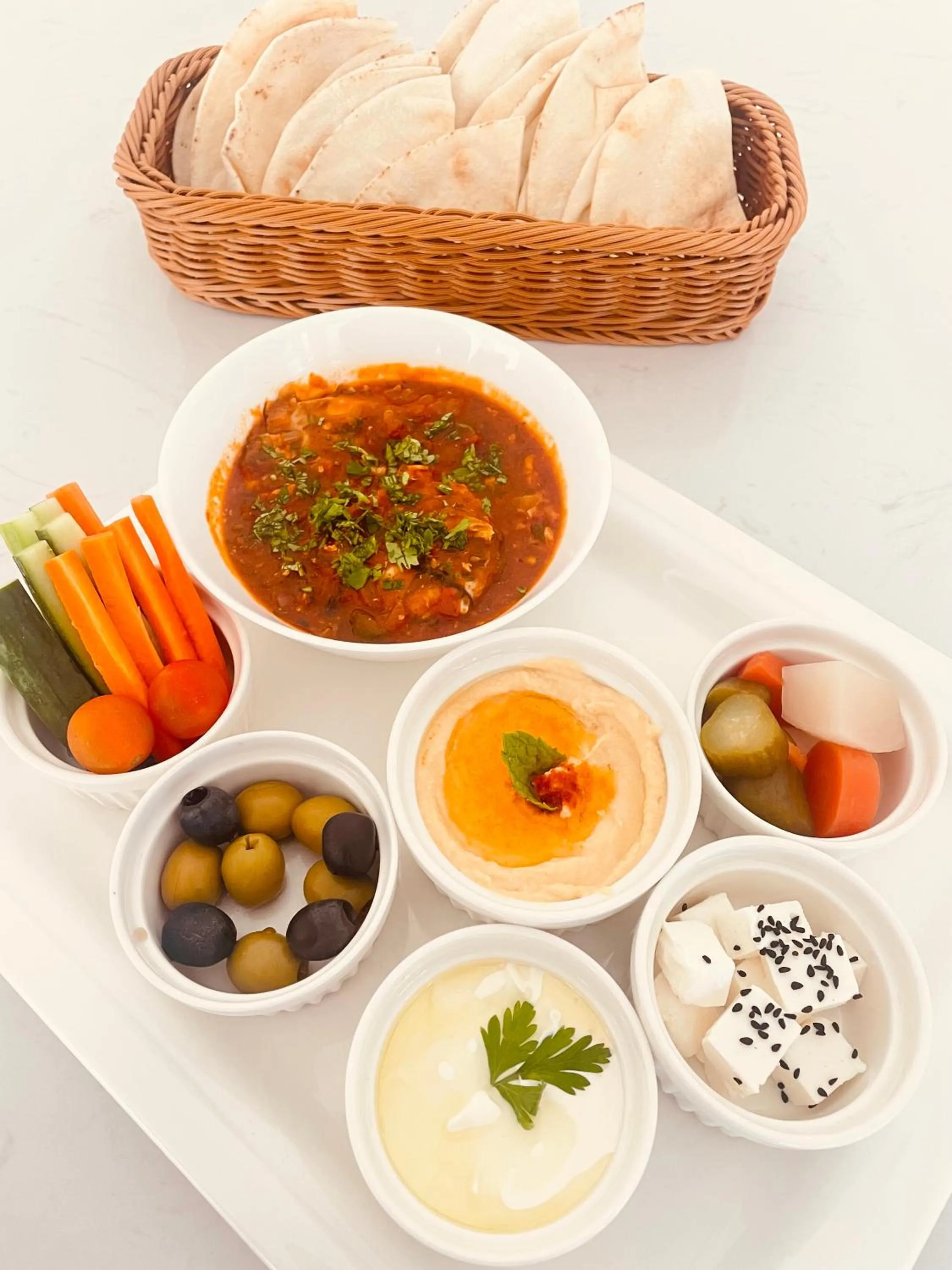Breakfast in Season Inn Hotel_Al Hail