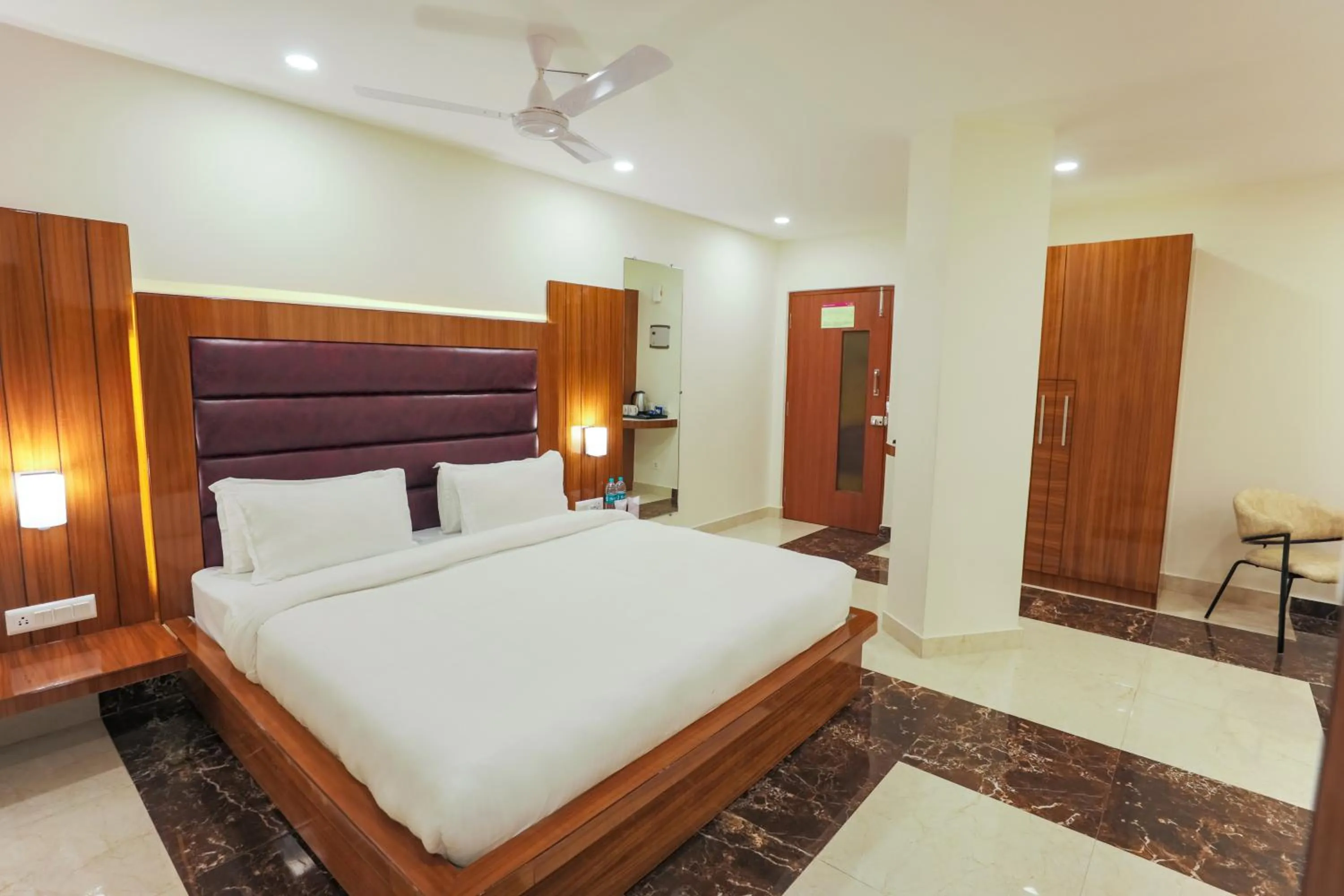 Bedroom, Bed in Regenta Resort Madhuganga Ukhimath