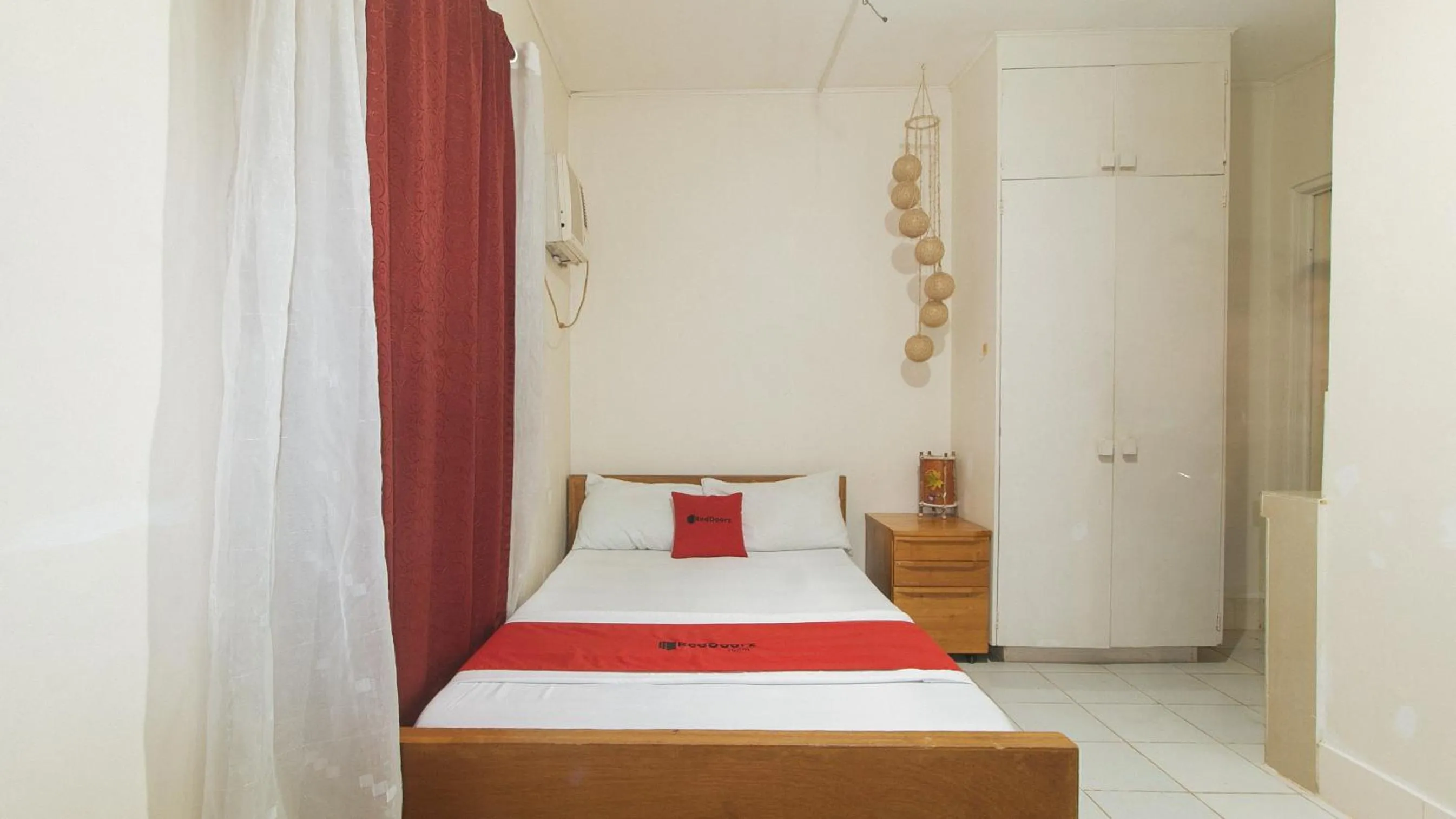 Bed in RedDoorz @ The V'Jour Hotel Angeles