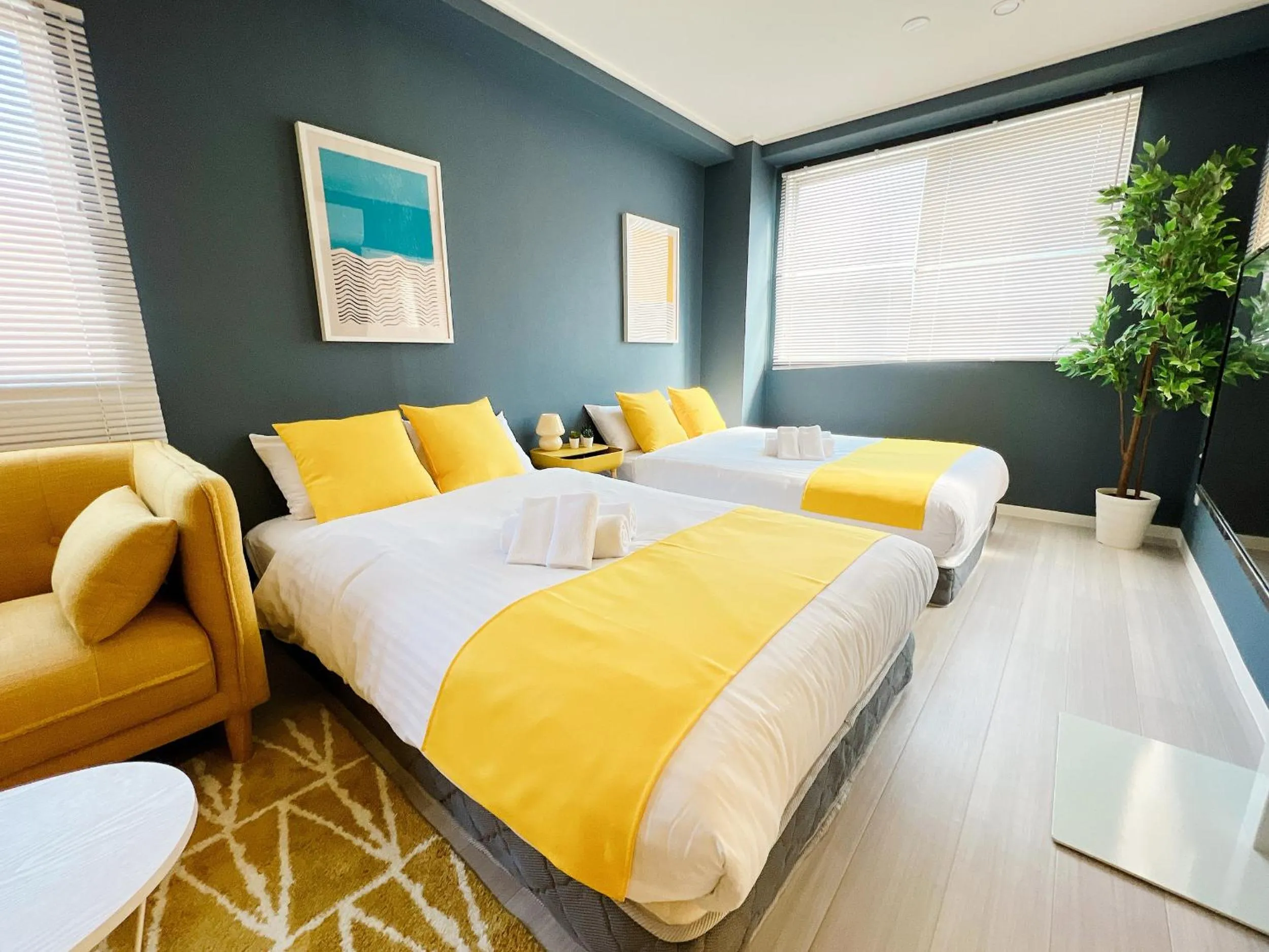 Bed in OUCHI HOTEL Nagarekawa with Dogs