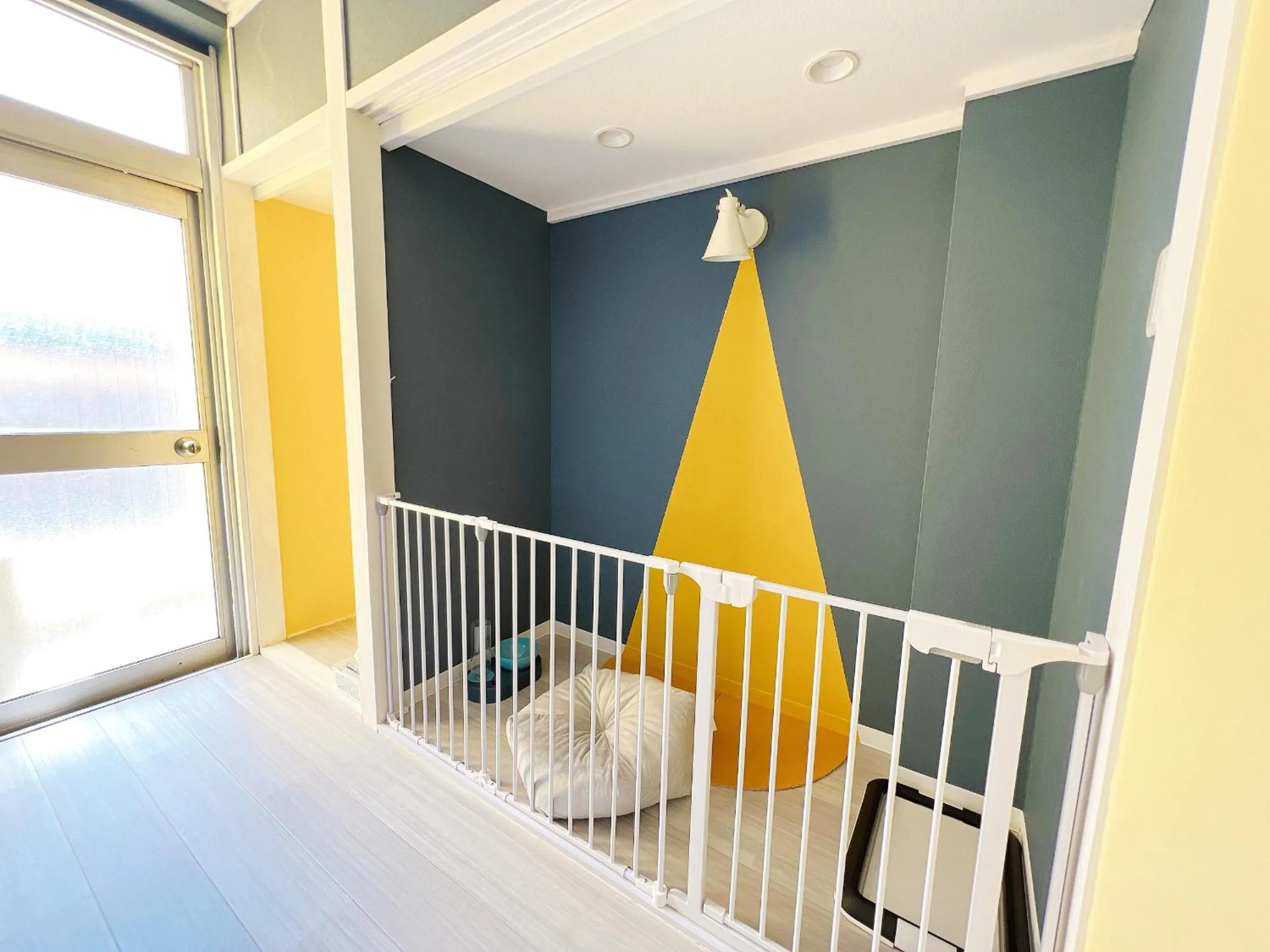 Bed in OUCHI HOTEL Nagarekawa with Dogs