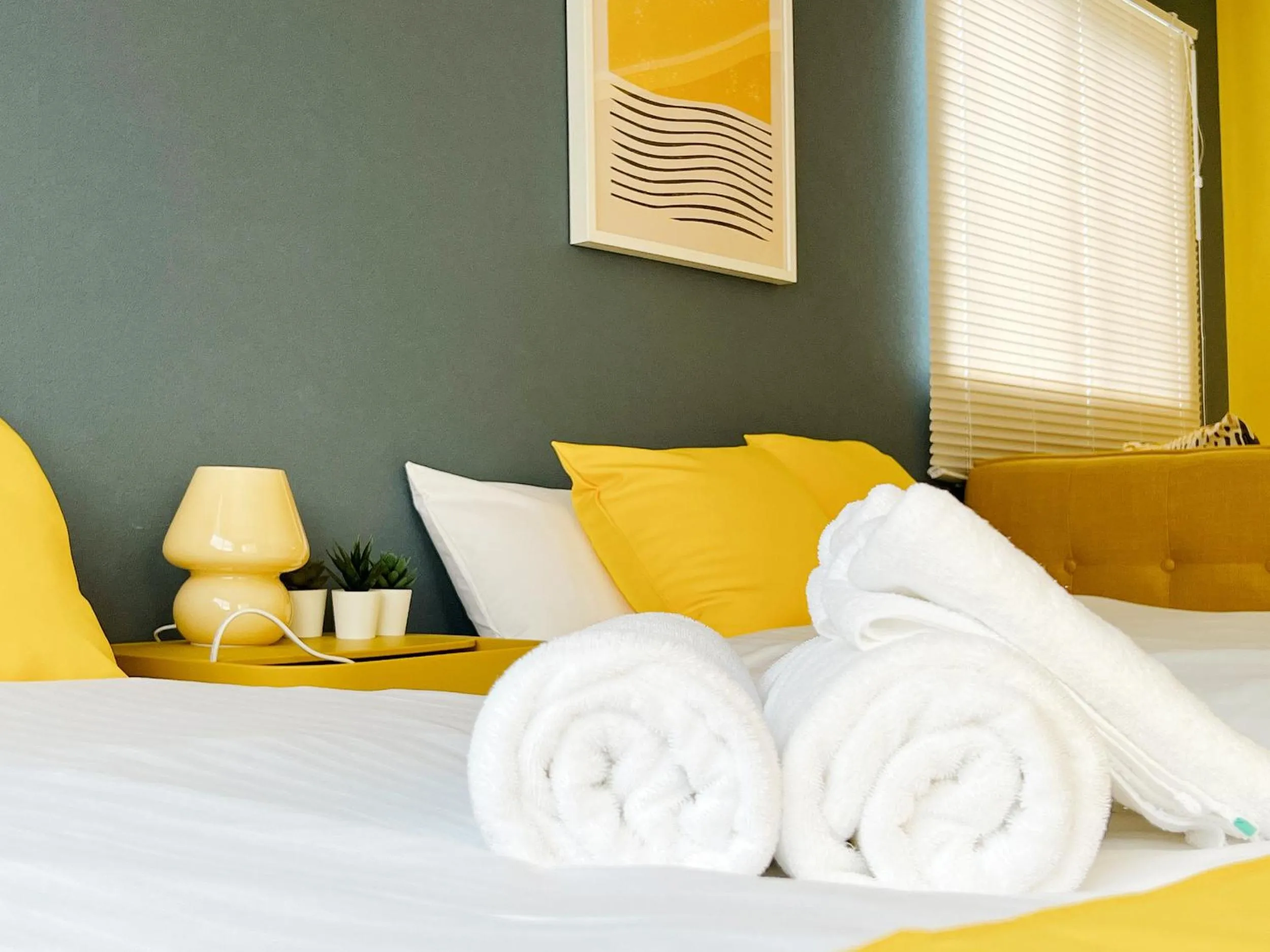 Bed in OUCHI HOTEL Nagarekawa with Dogs