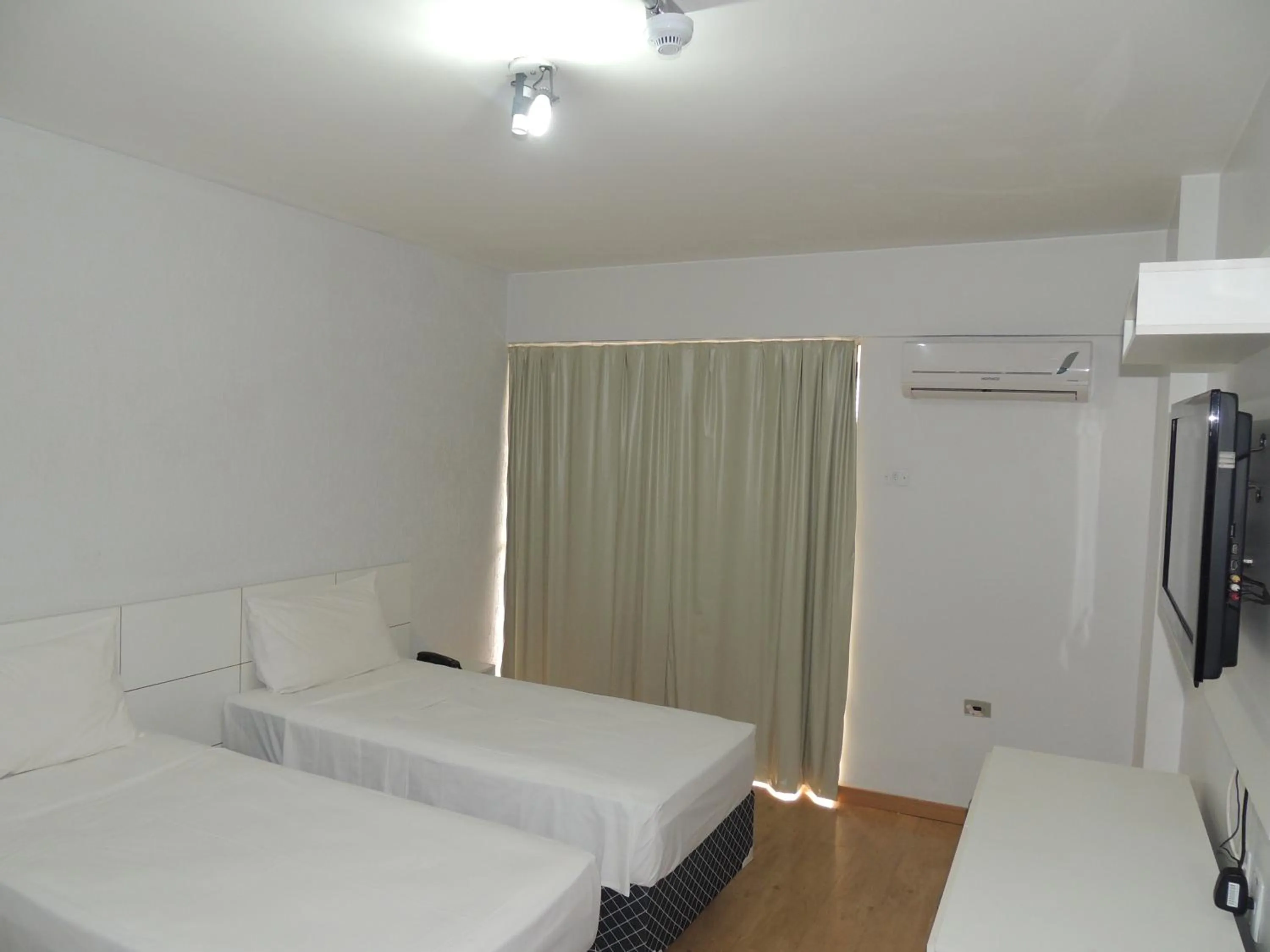Photo of the whole room, Bed in Brasilia Apart Hotéis