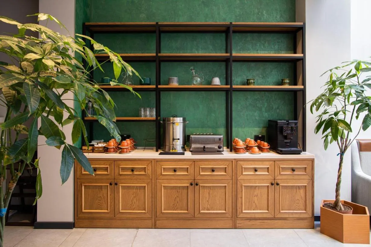 Restaurant/places to eat in Molokan Inn Hotel