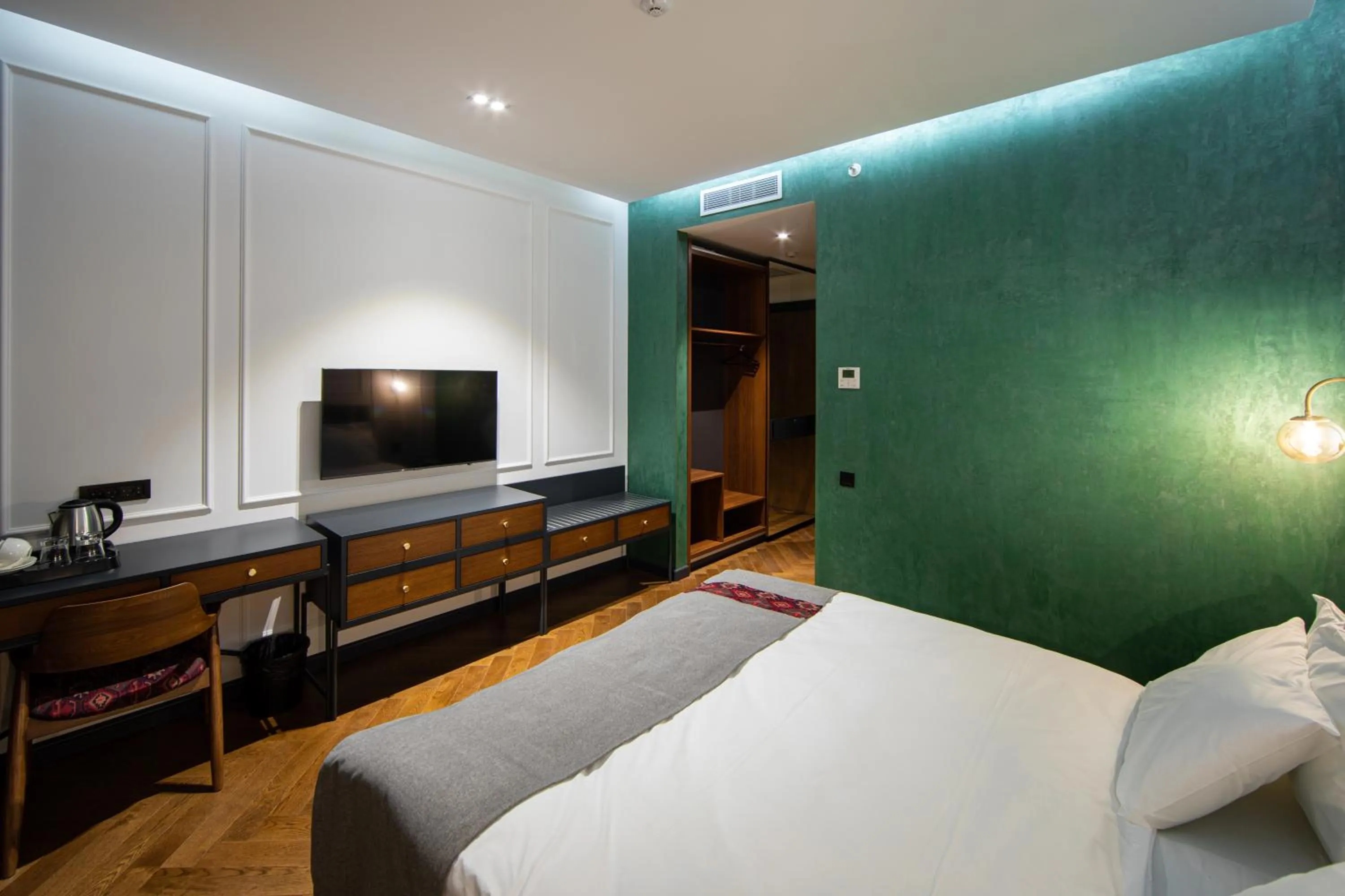 Photo of the whole room, Bed in Molokan Inn Hotel