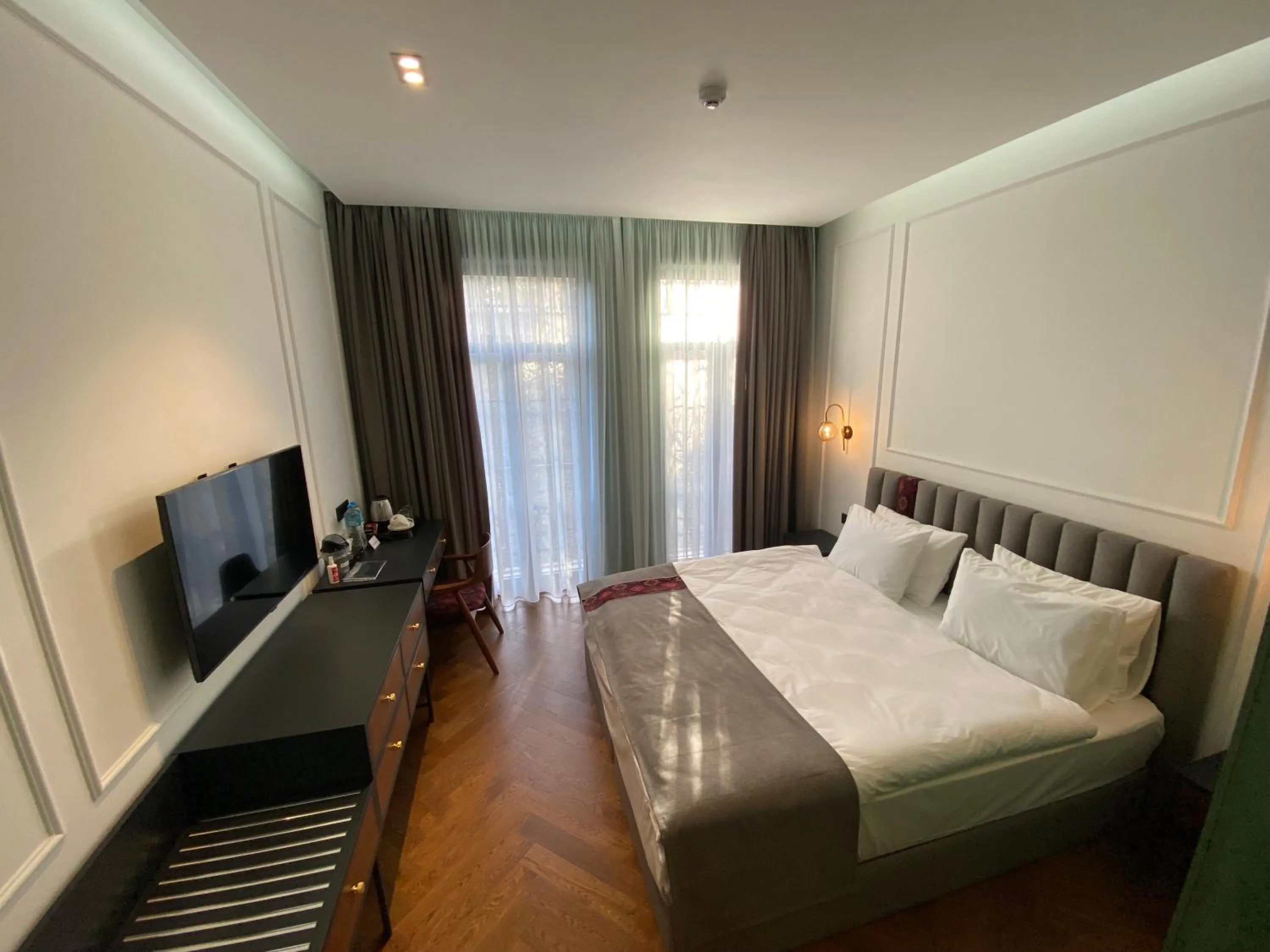 Photo of the whole room, Bed in Molokan Inn Hotel