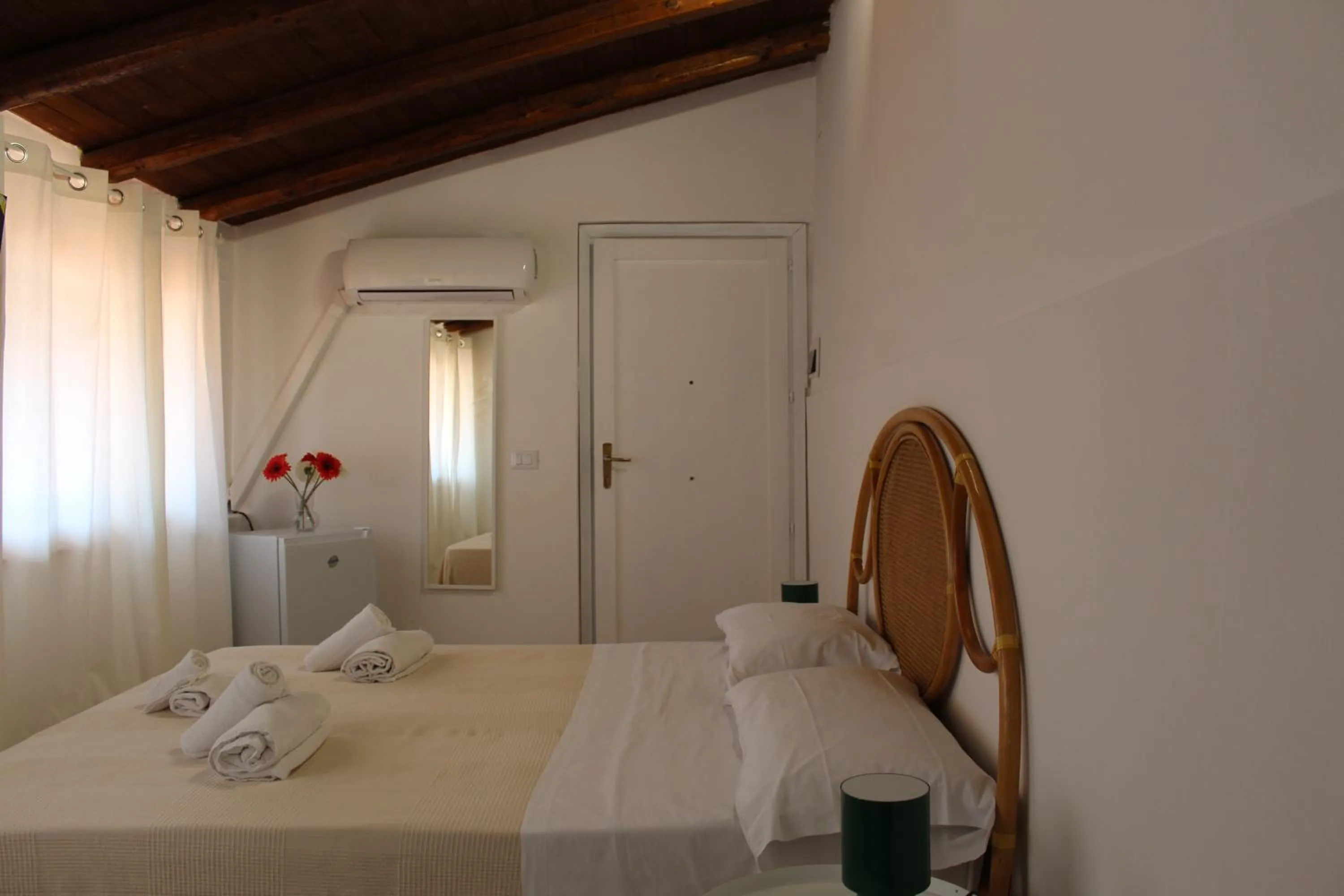Bed in Terrasini 2000 Home Holidays