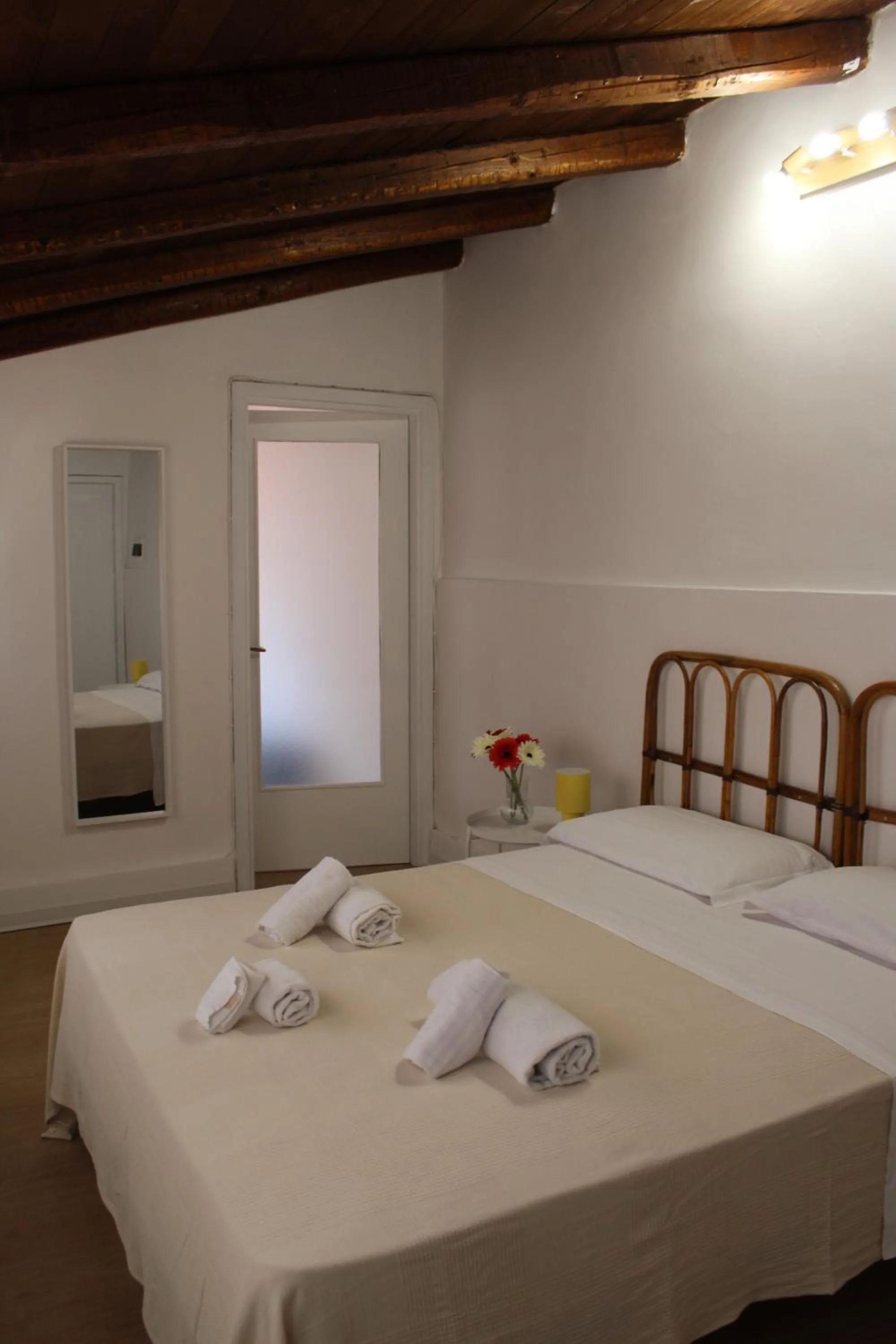 Bed in Terrasini 2000 Home Holidays
