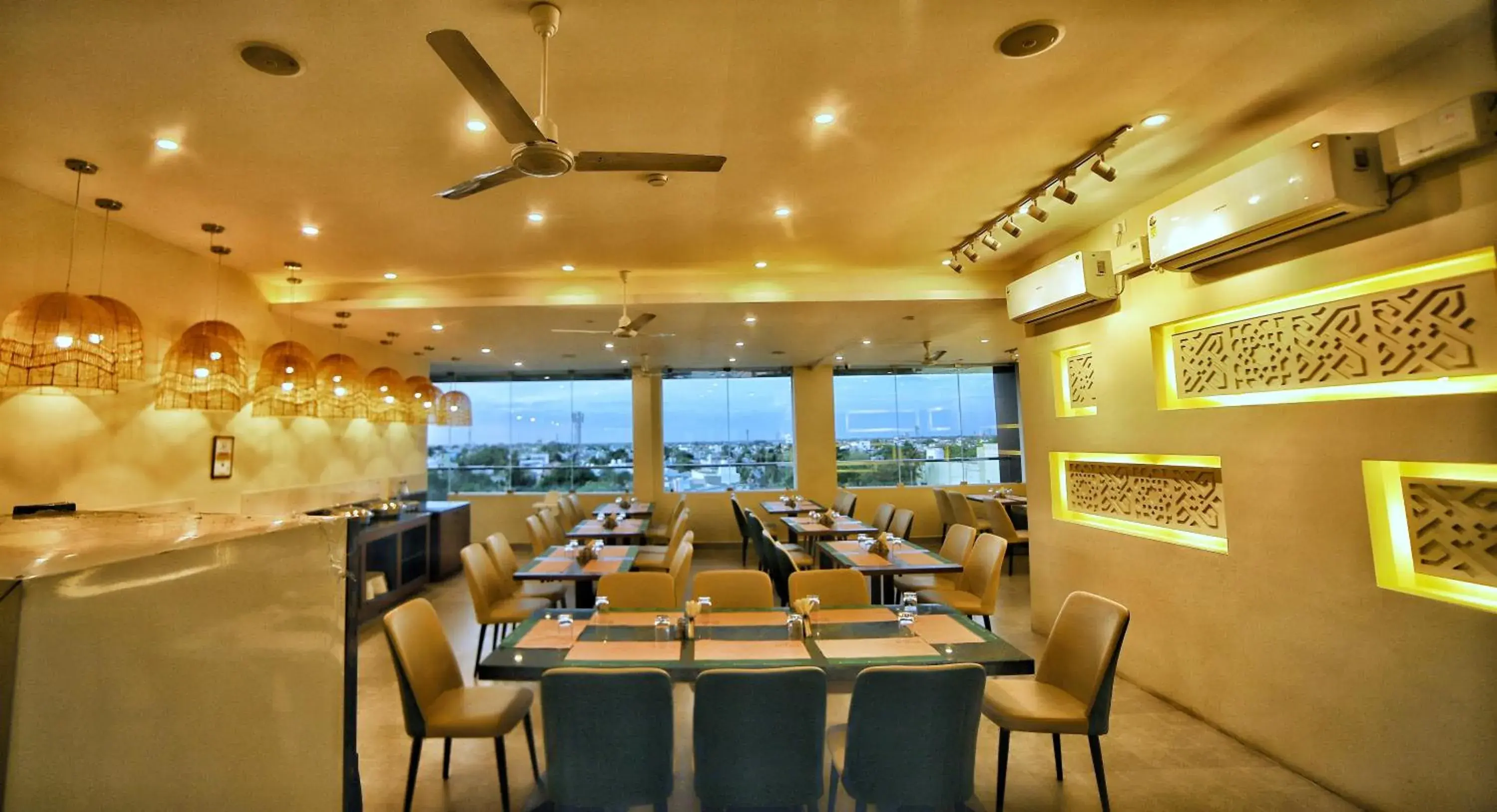 Restaurant/places to eat in CORAL RESIDENCY Restaurant/places to eat in CORAL RESIDENCY
