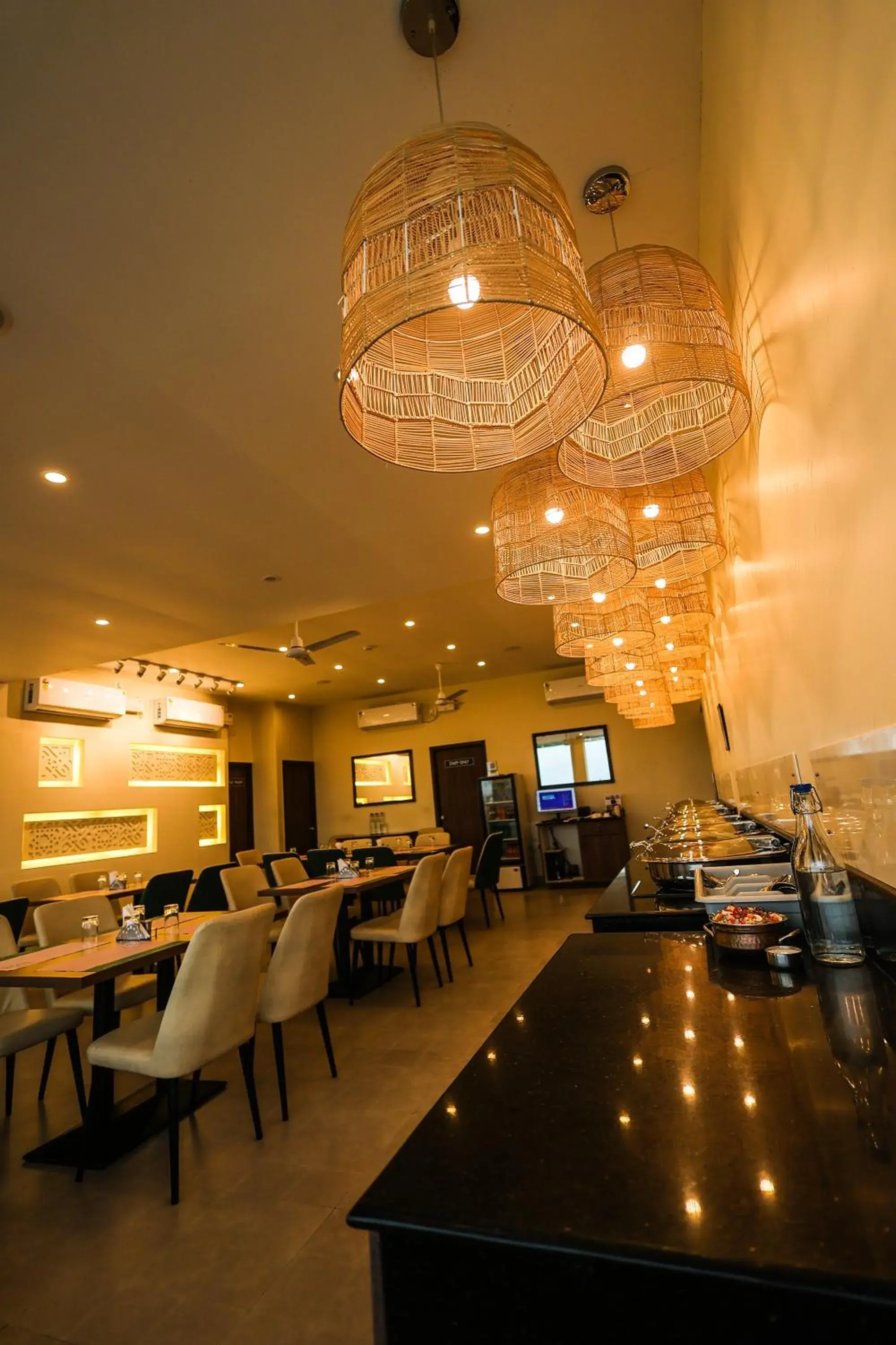 Restaurant/places to eat in CORAL RESIDENCY Restaurant/places to eat in CORAL RESIDENCY