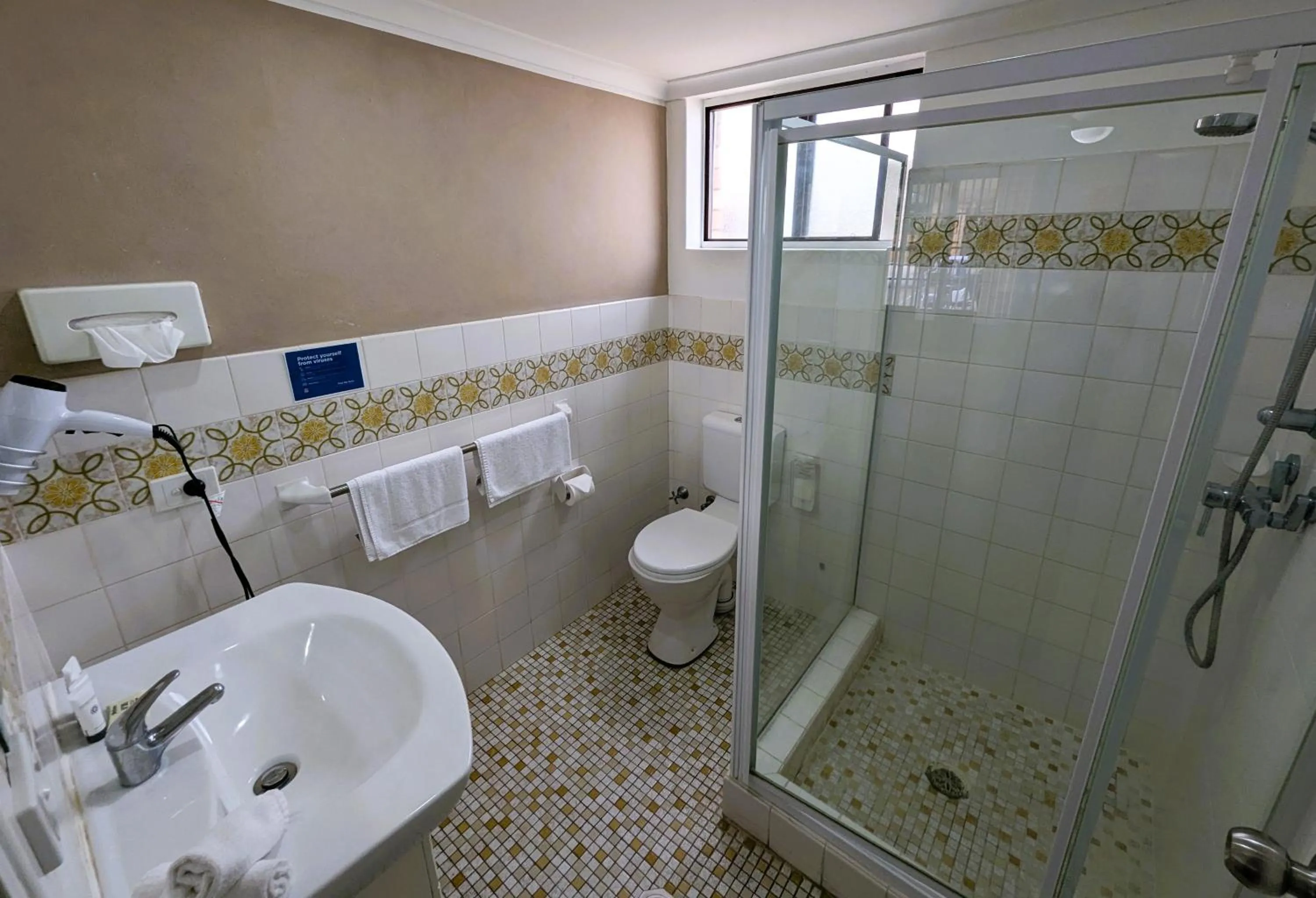 Bathroom in Bella Villa Motor Inn