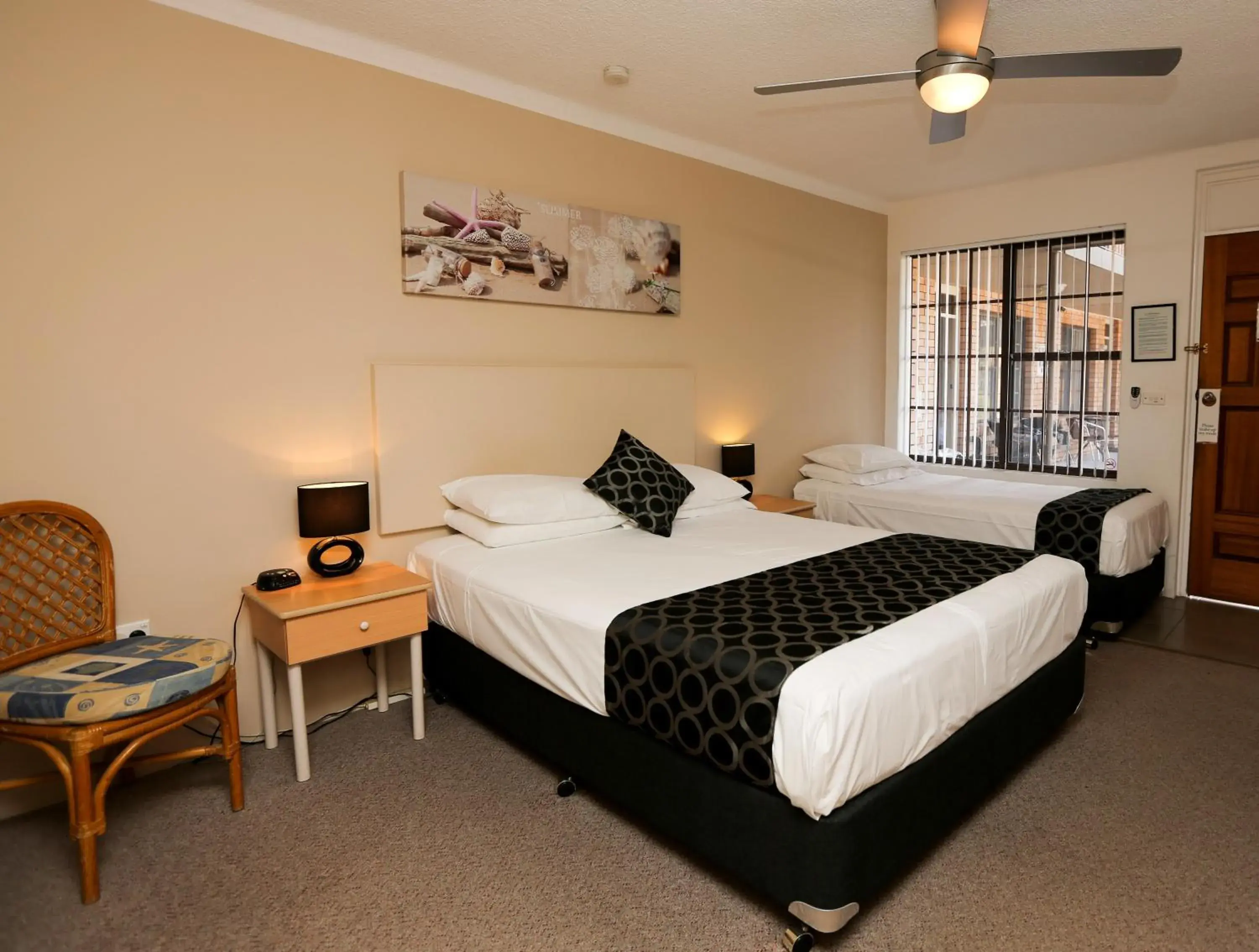 Bed in Bella Villa Motor Inn Bed in Bella Villa Motor Inn