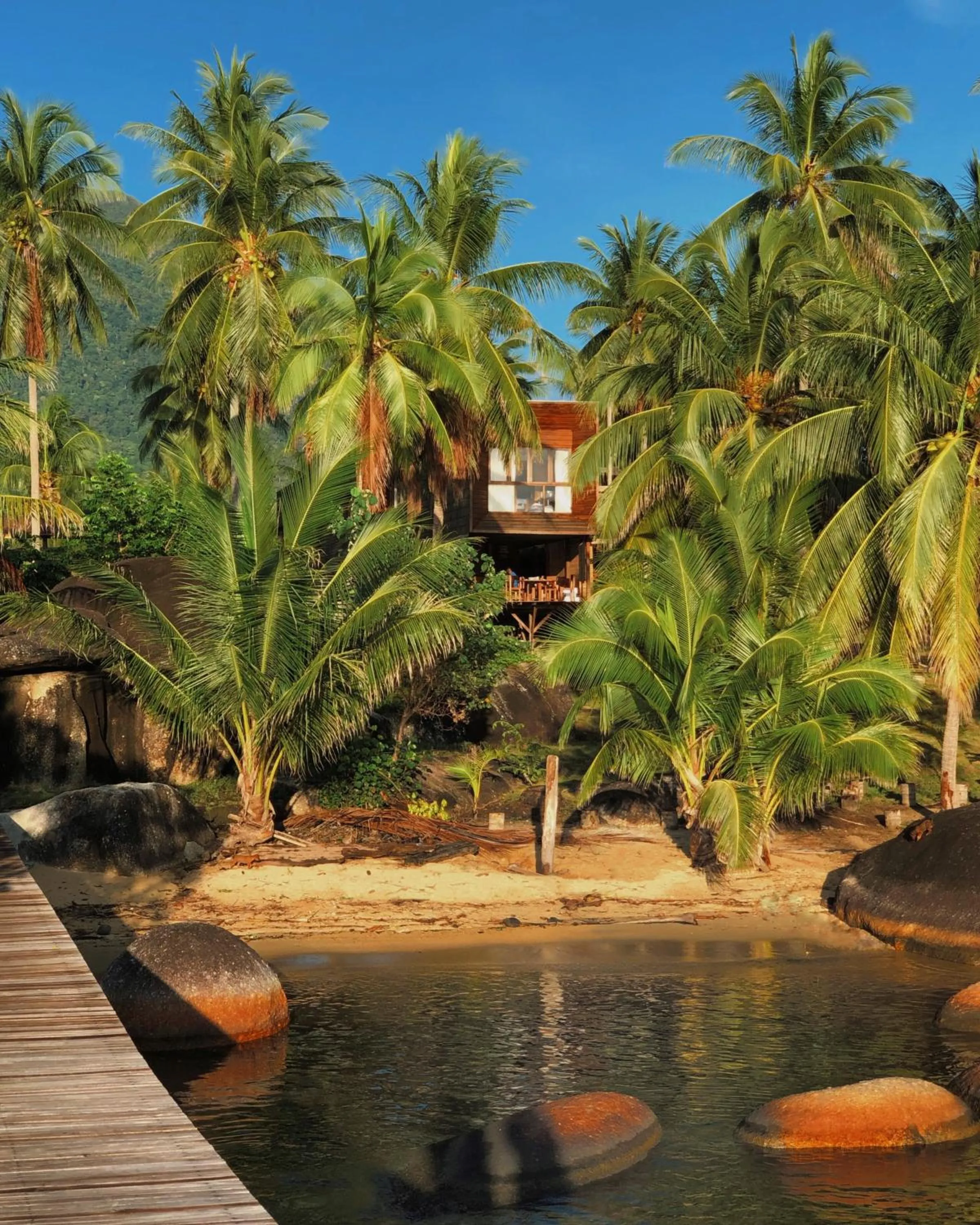 Property building in Natuna Dive Resort