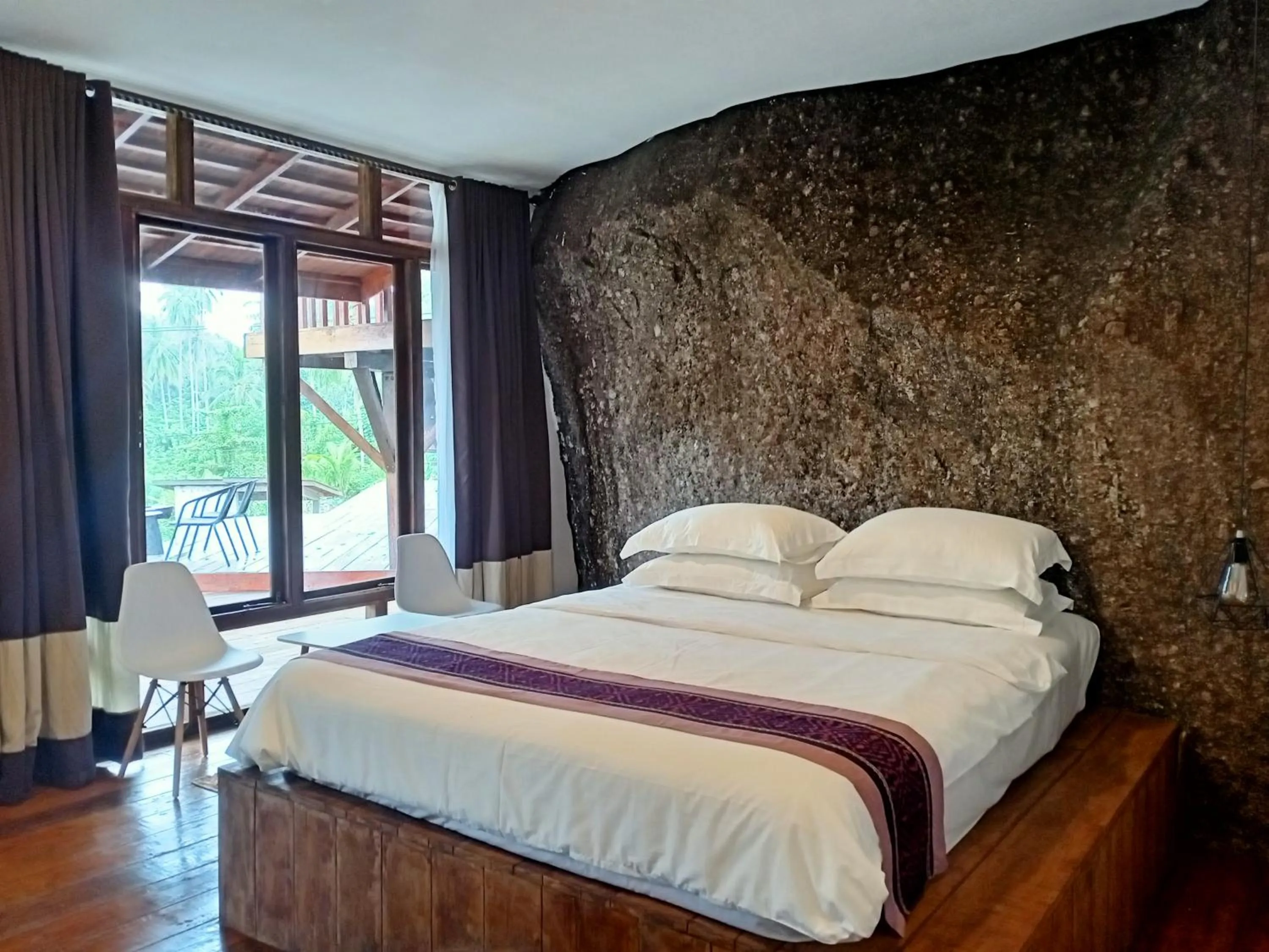 Bed in Natuna Dive Resort