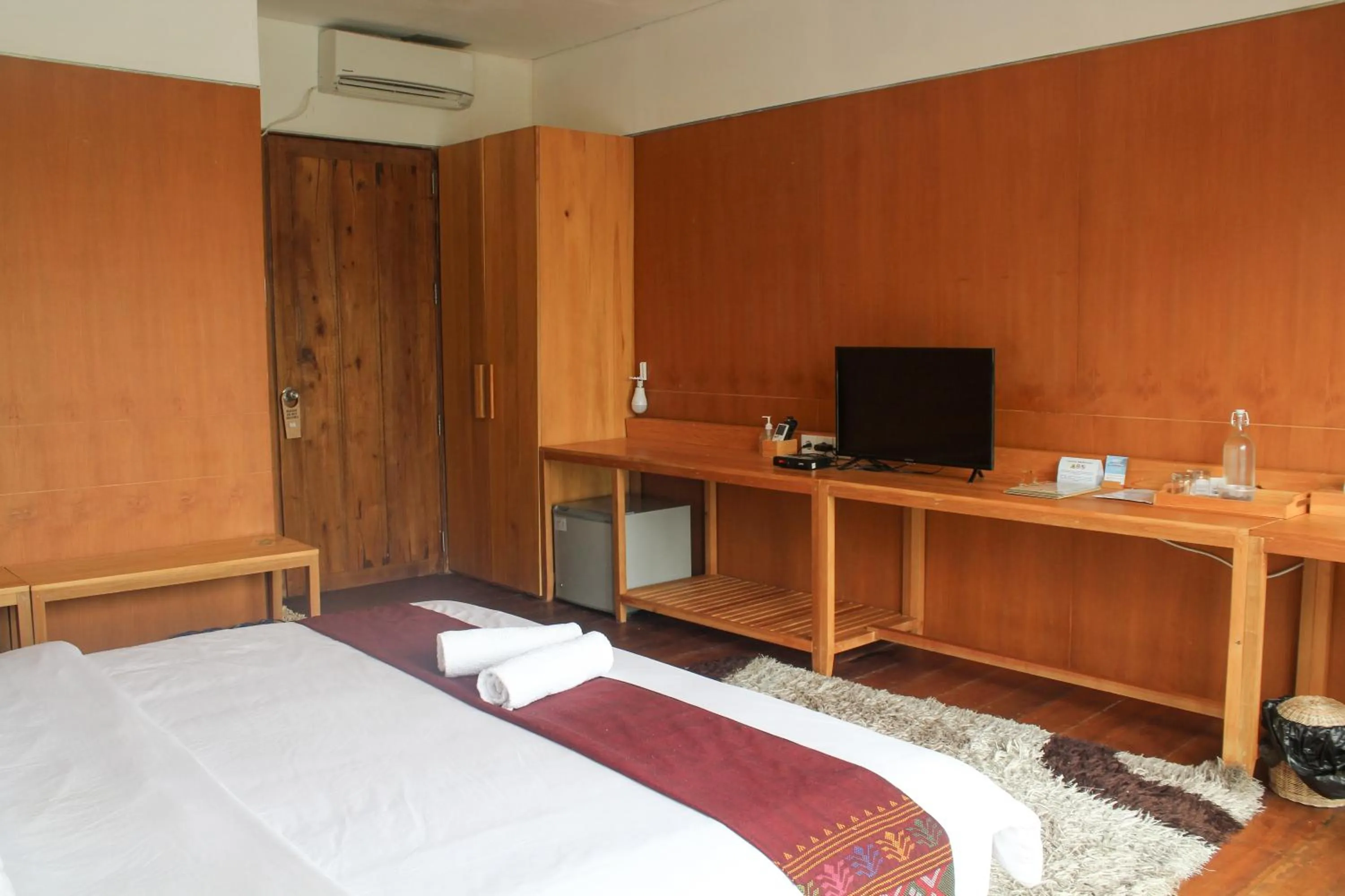 Photo of the whole room, Bed in Natuna Dive Resort