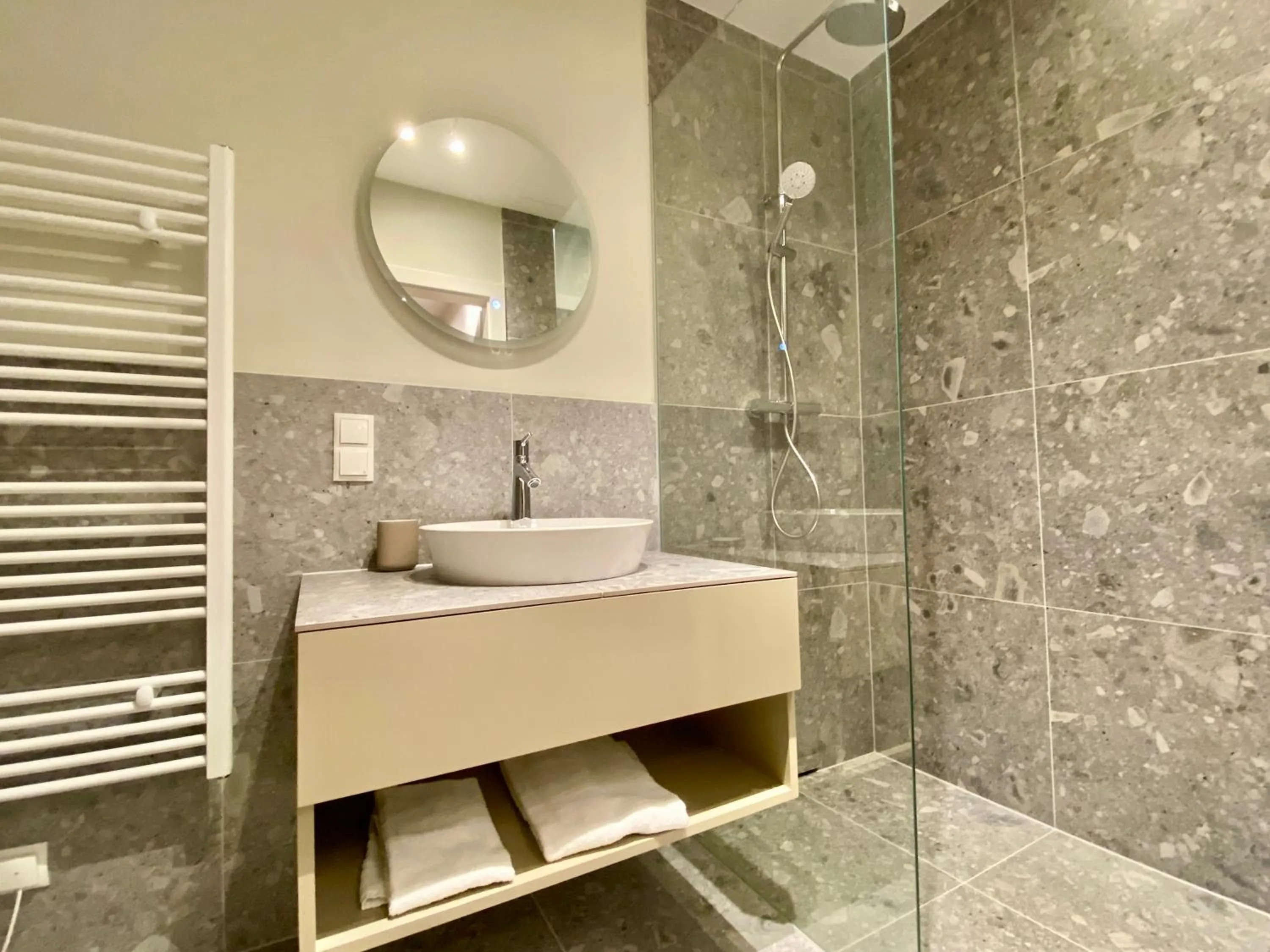 Bathroom in Blackhome Wien I contactless check-in