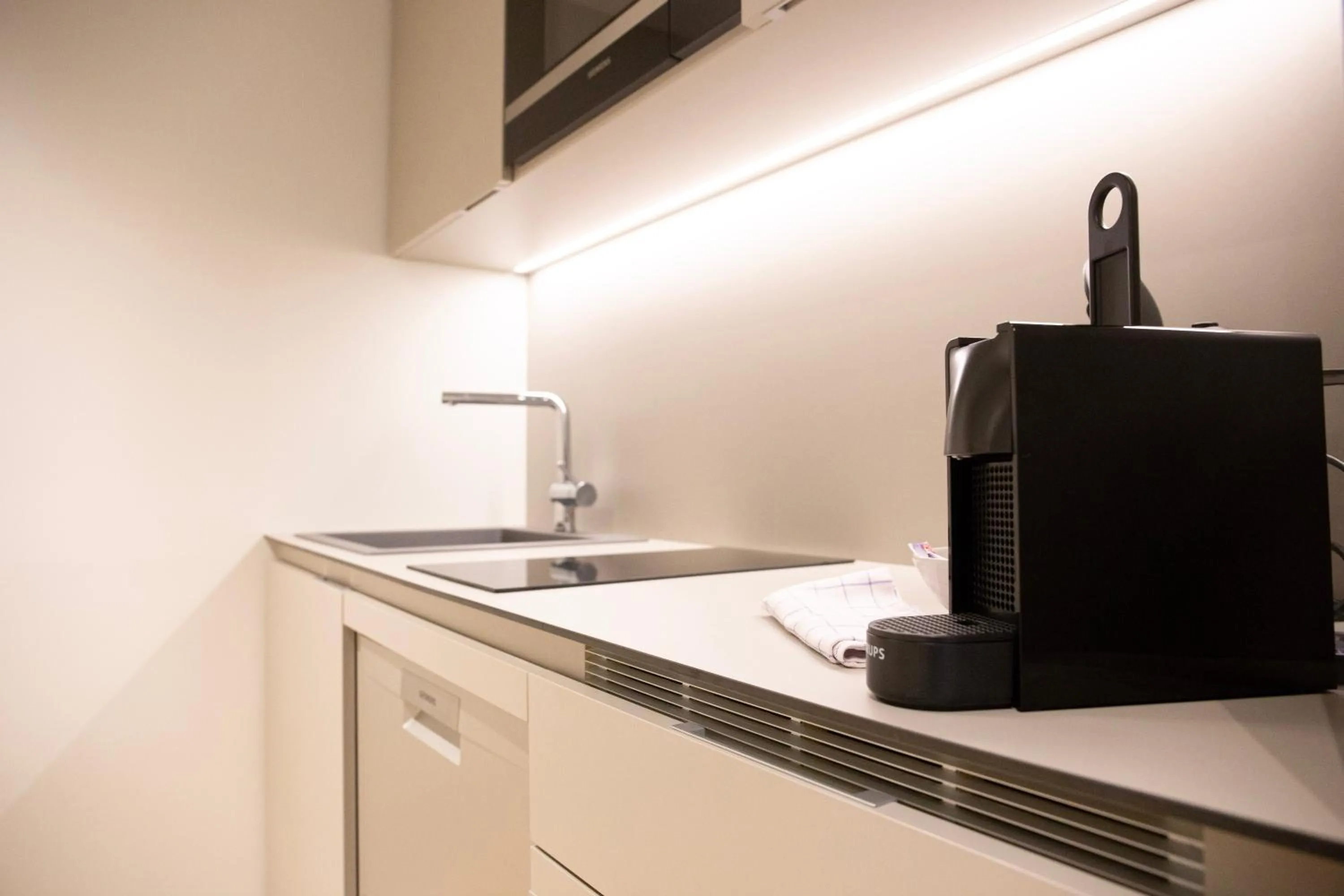 kitchen in Blackhome Wien I contactless check-in