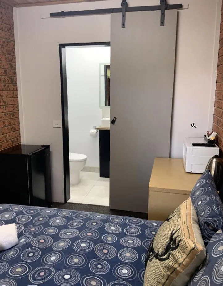 Bed in Merrijig Motor Inn