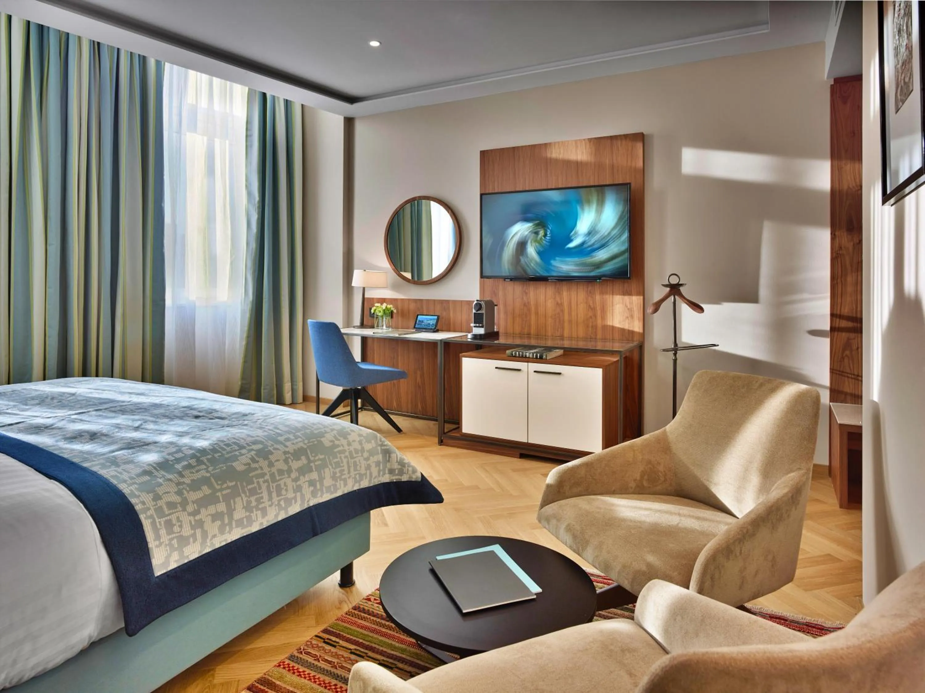 TV and multimedia, Bed in EST Grand Hotel Savoy