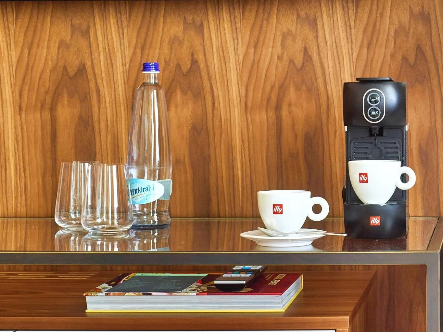 Coffee/tea facilities in EST Grand Hotel Savoy