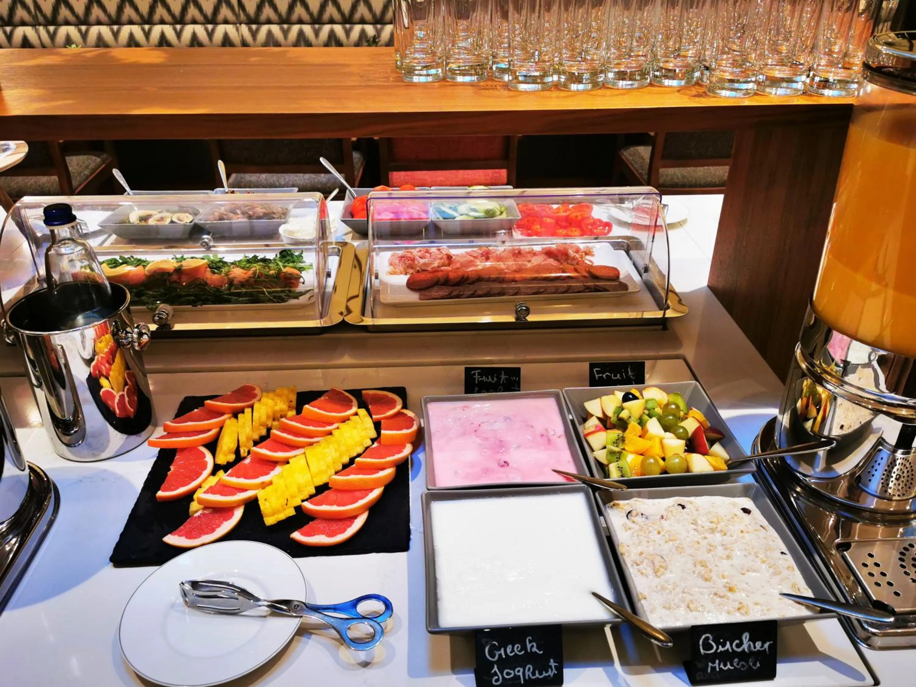 Breakfast in EST Grand Hotel Savoy