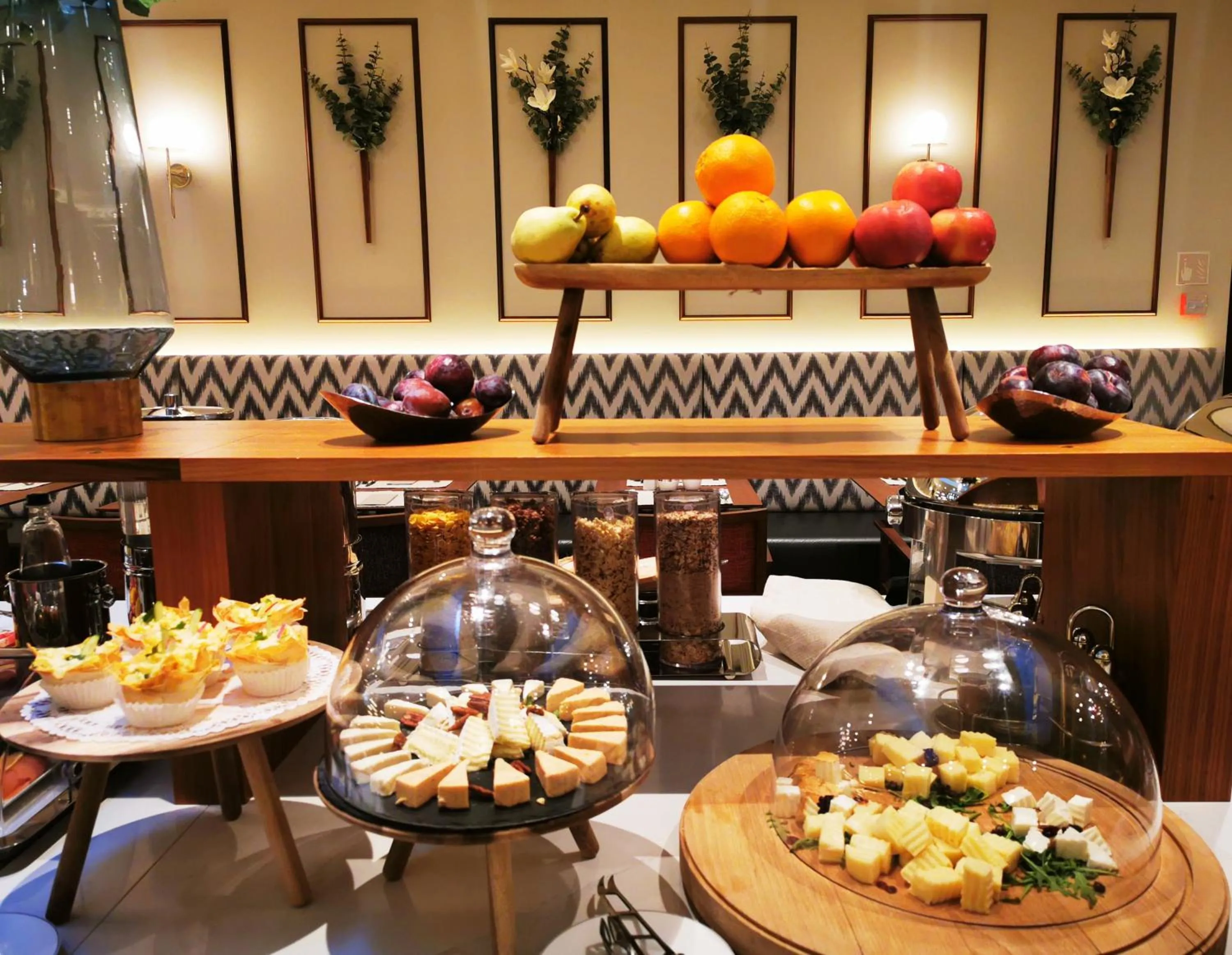 Breakfast in EST Grand Hotel Savoy