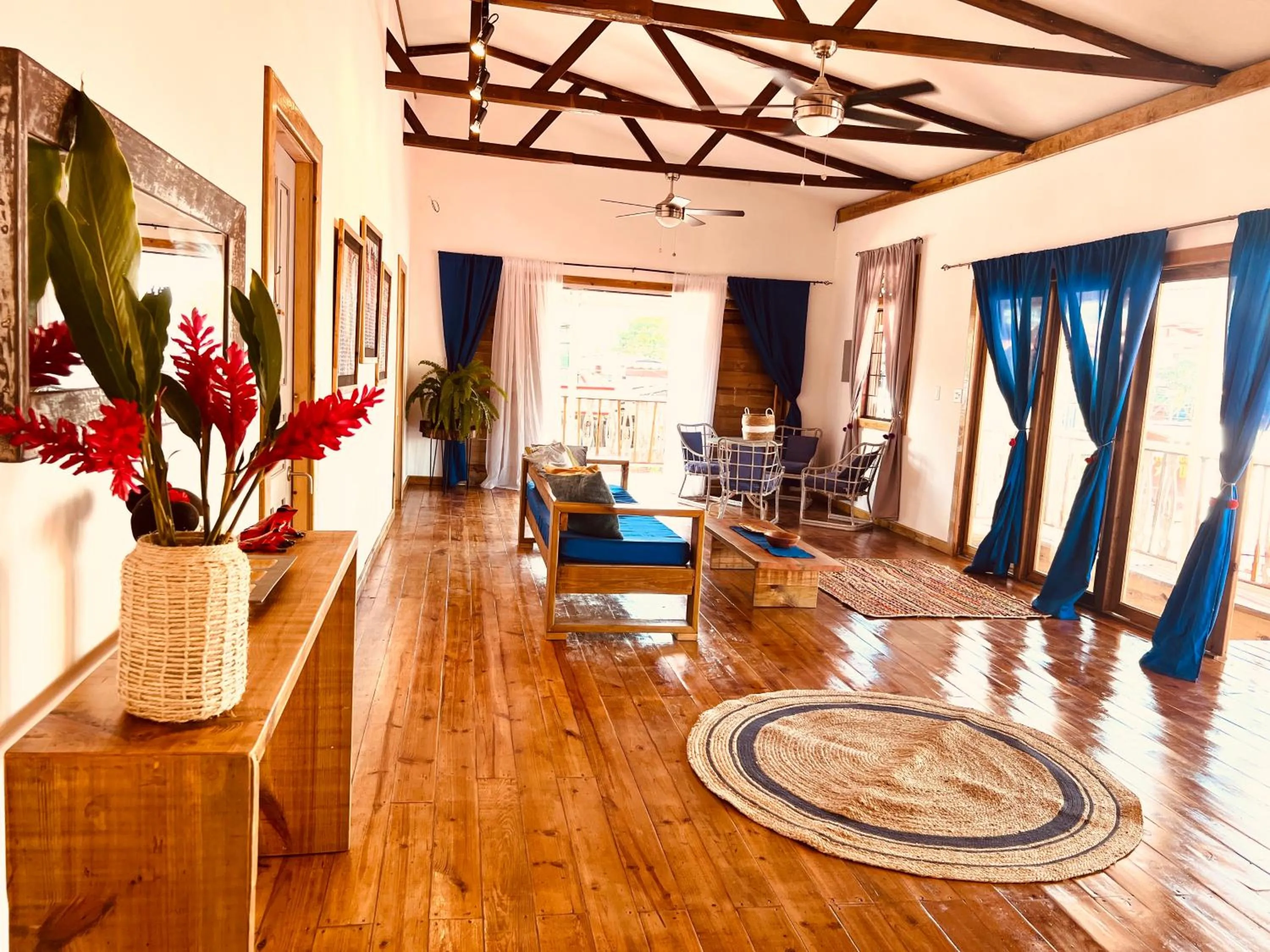 Living room in Casa Le Parc - Main Street