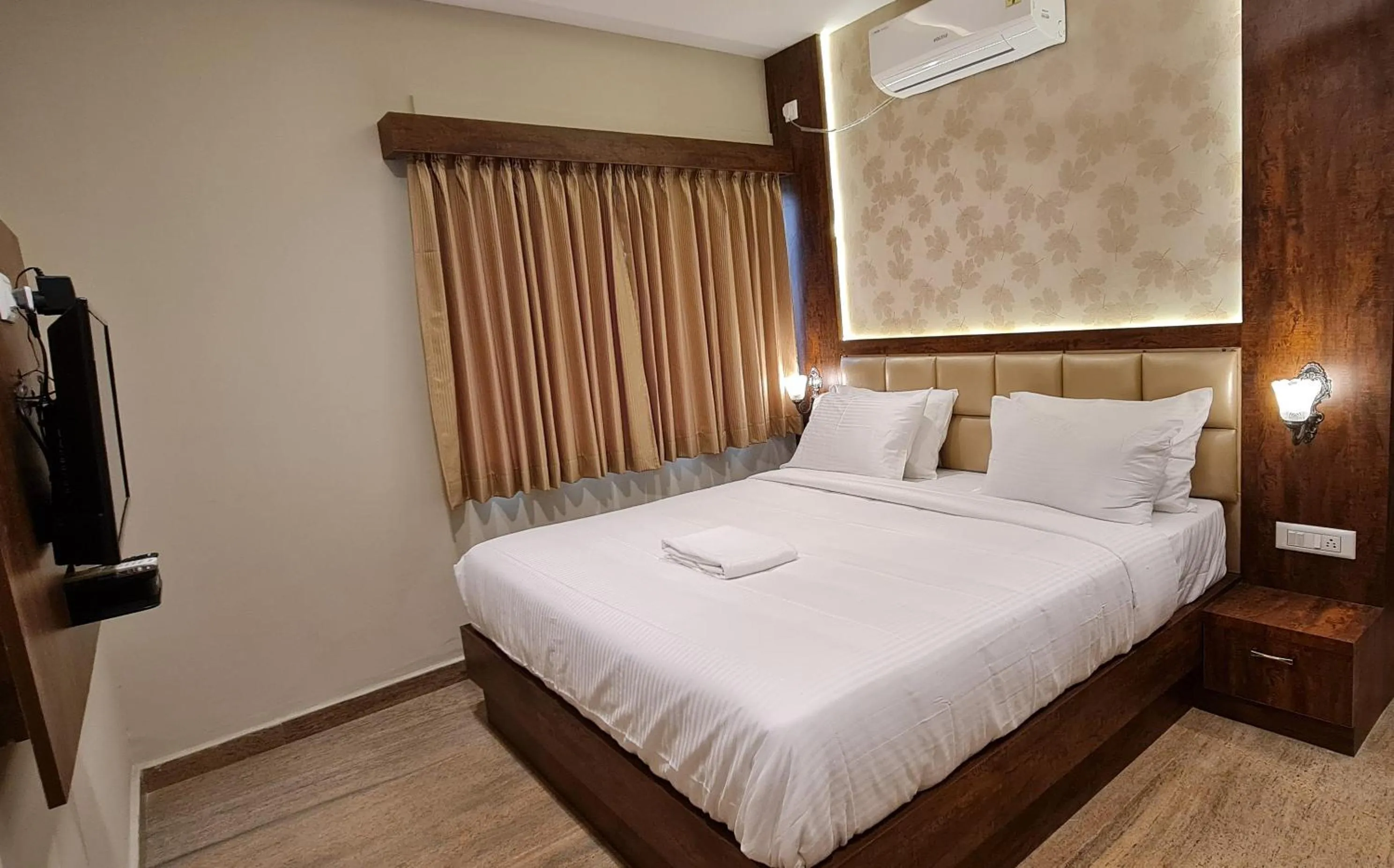 Bed in Al Noor Palace