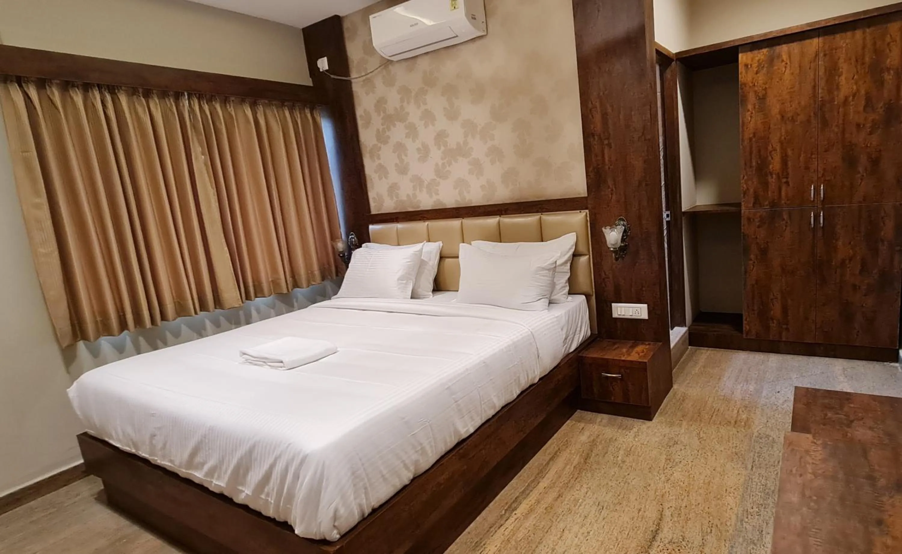 Bed in Al Noor Palace