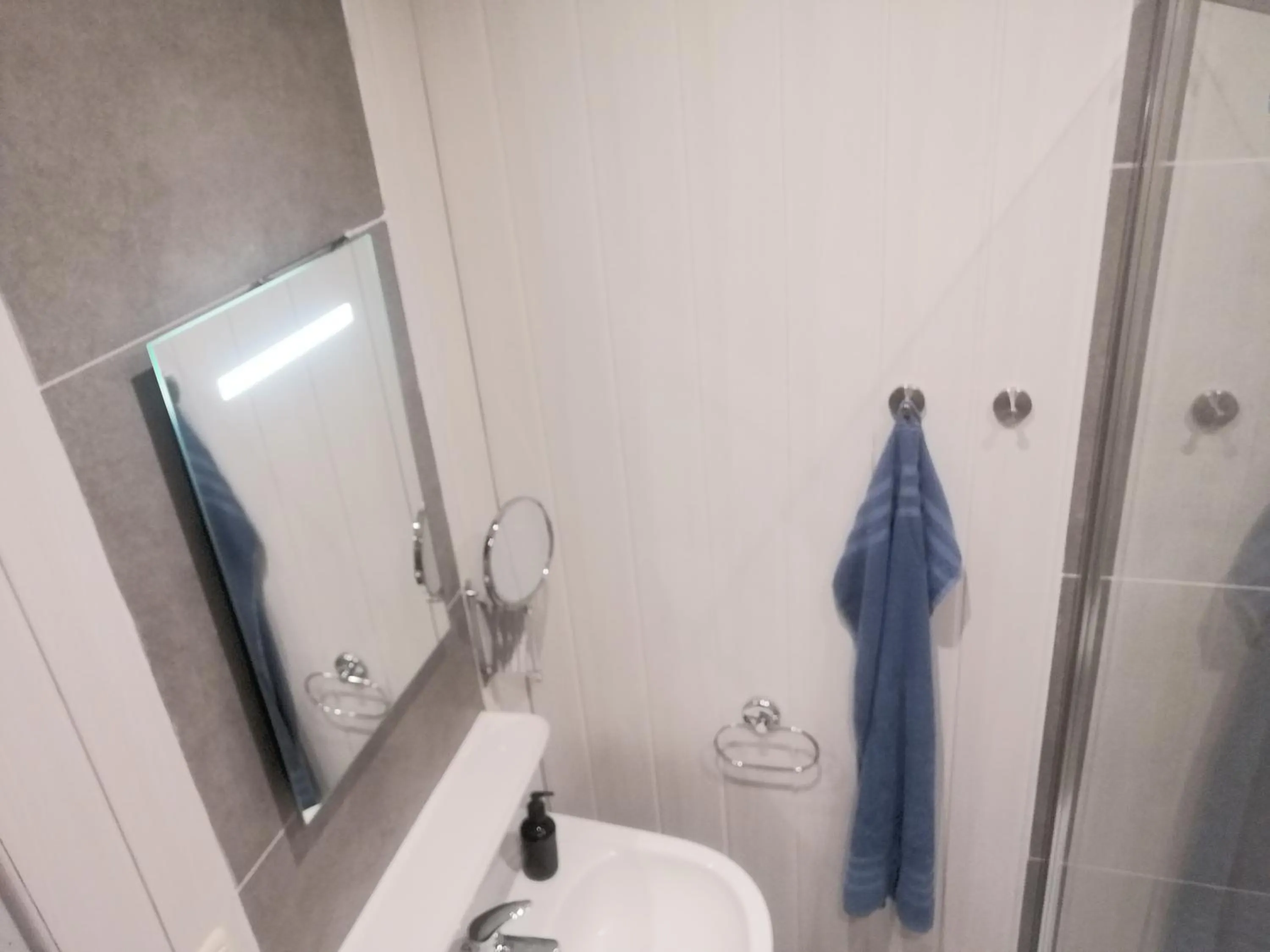 Shower in Pension Arkadenhof