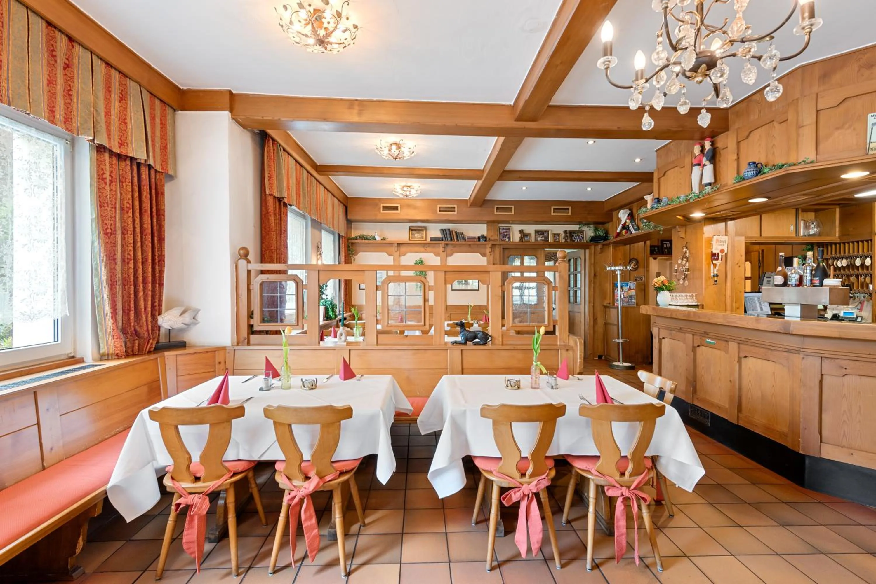 Restaurant/places to eat in Jägerheim