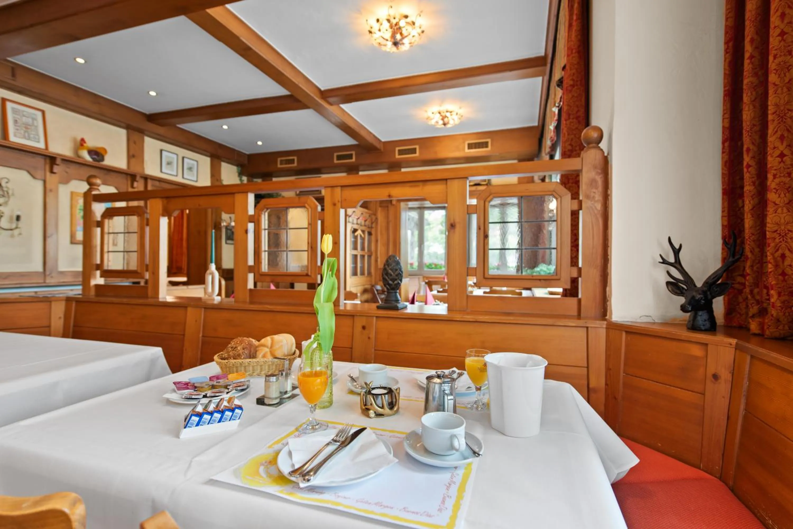 Restaurant/places to eat in Jägerheim
