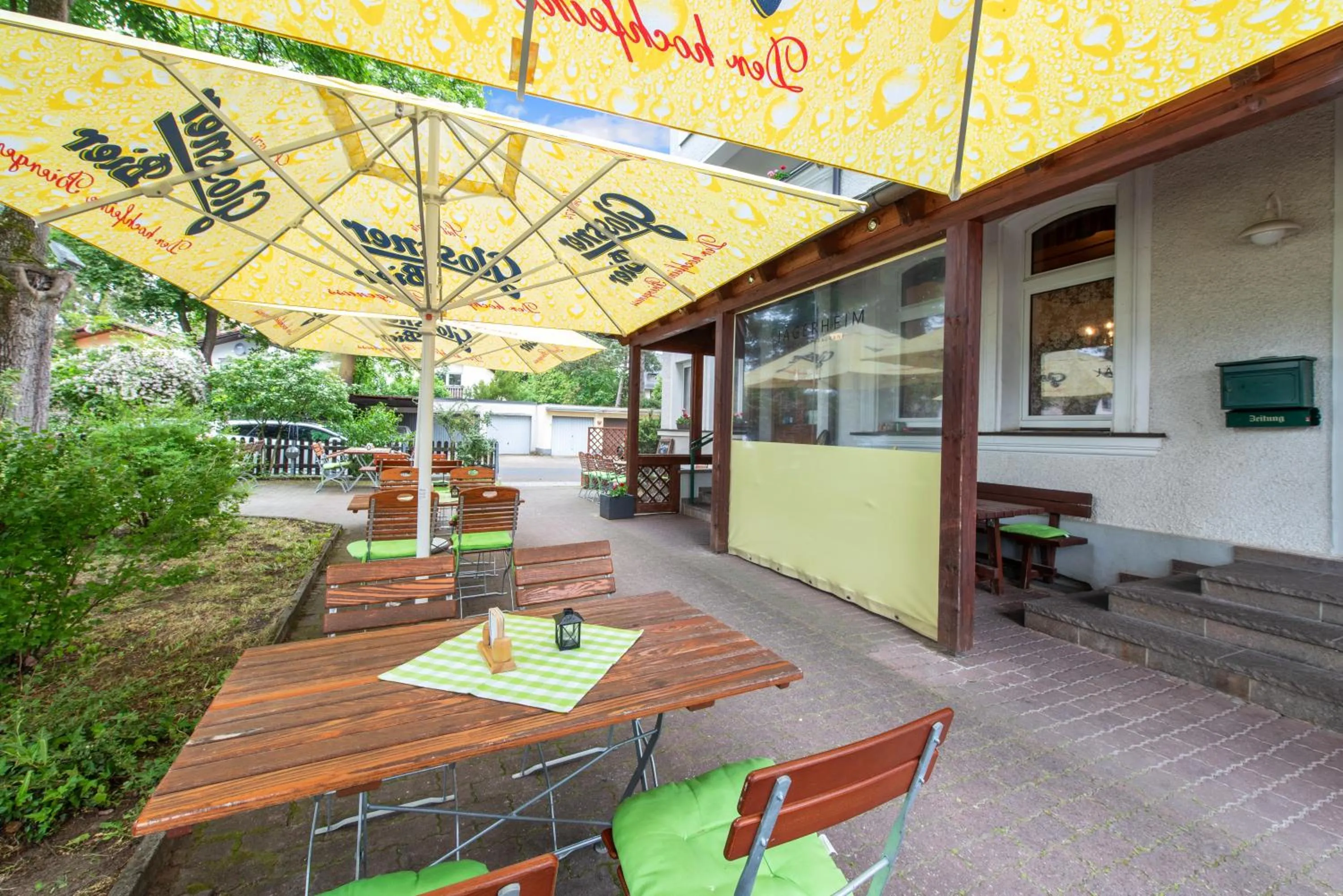 Restaurant/places to eat in Jägerheim