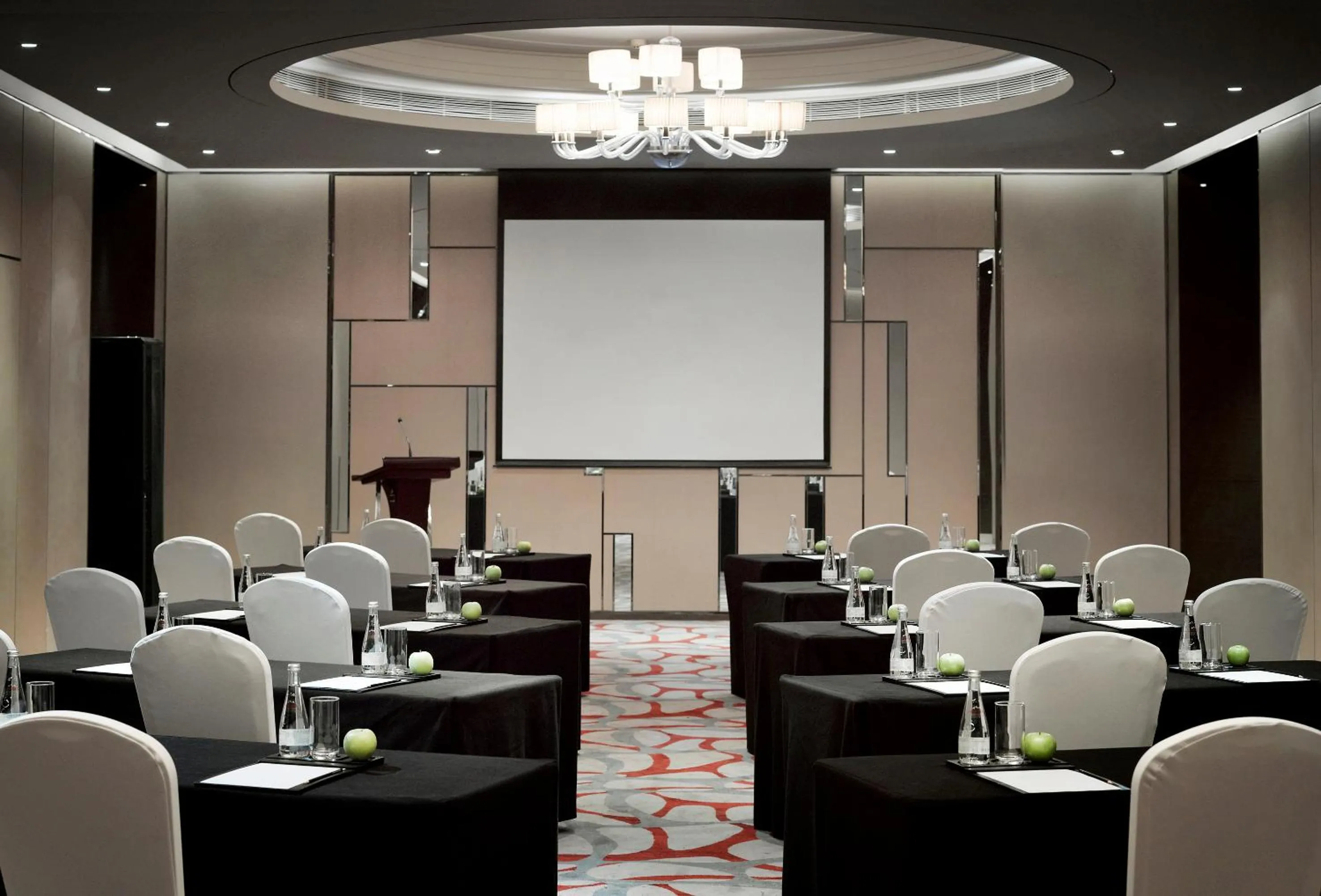 Business facilities in Melia Jinan