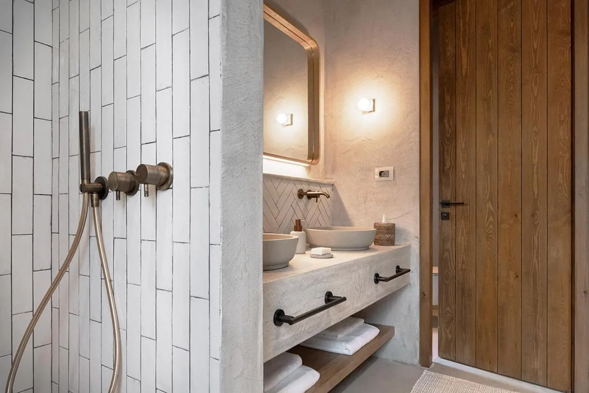 Bathroom, Bed in Eliamos Villas Hotel & Spa