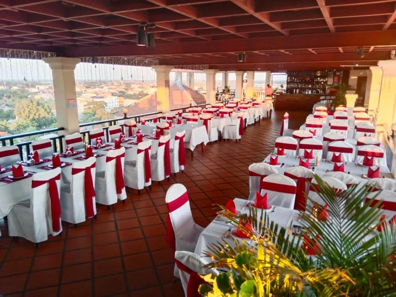 Restaurant/places to eat in Classy Hotel & Spa